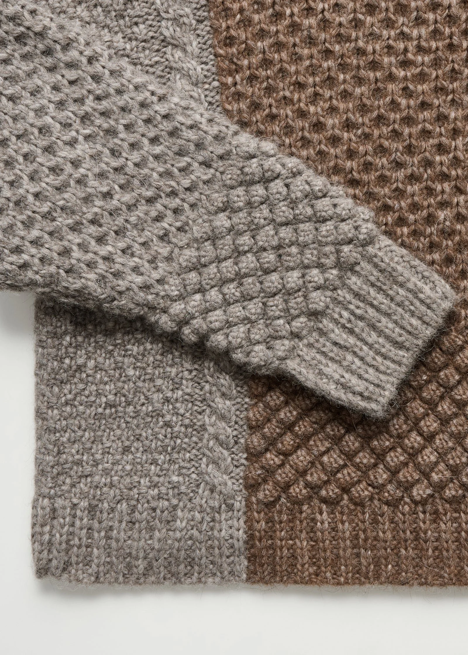 Aiayu-Justina_Mix_Pure_Grey_Sweater-3-manon-bis.jpg .jpg