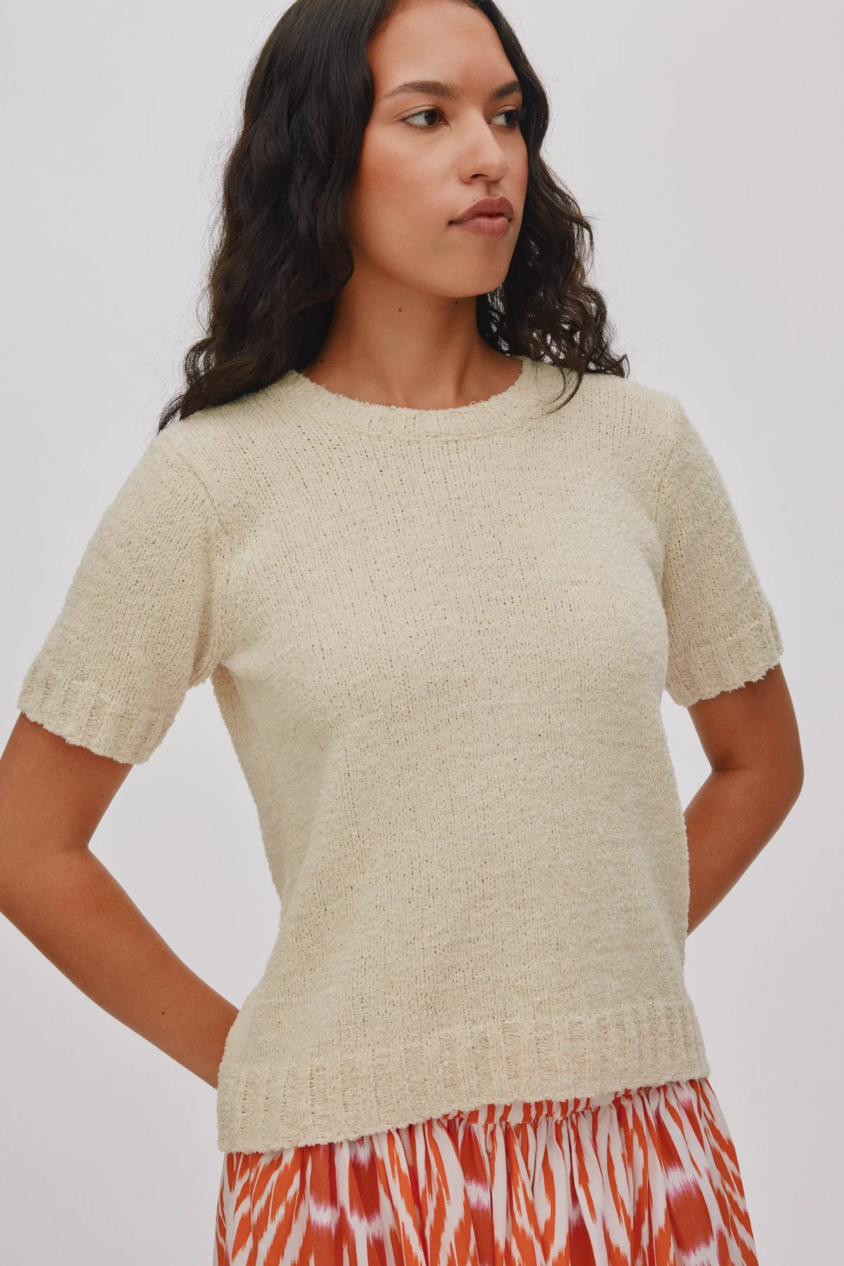 Rabens-saloner-elka-towelling-tshirt-sand-1-manon-bis.jpg