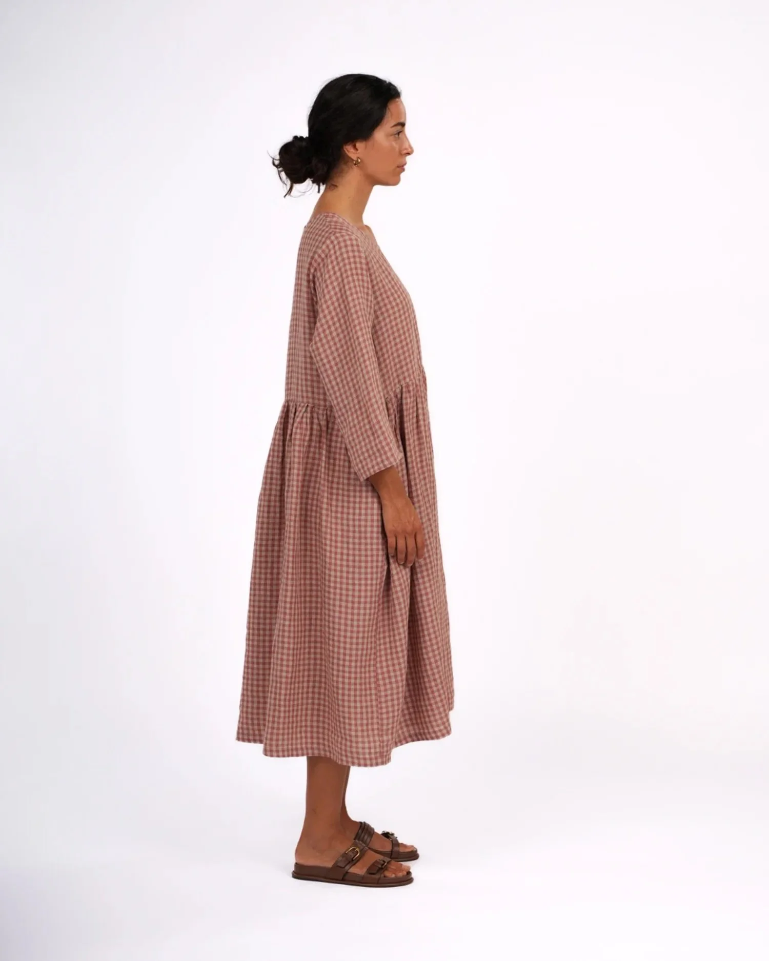 montaigne-journee-french-linen-dress-in-antique-rose-gingham2380-manon-bis.jpg