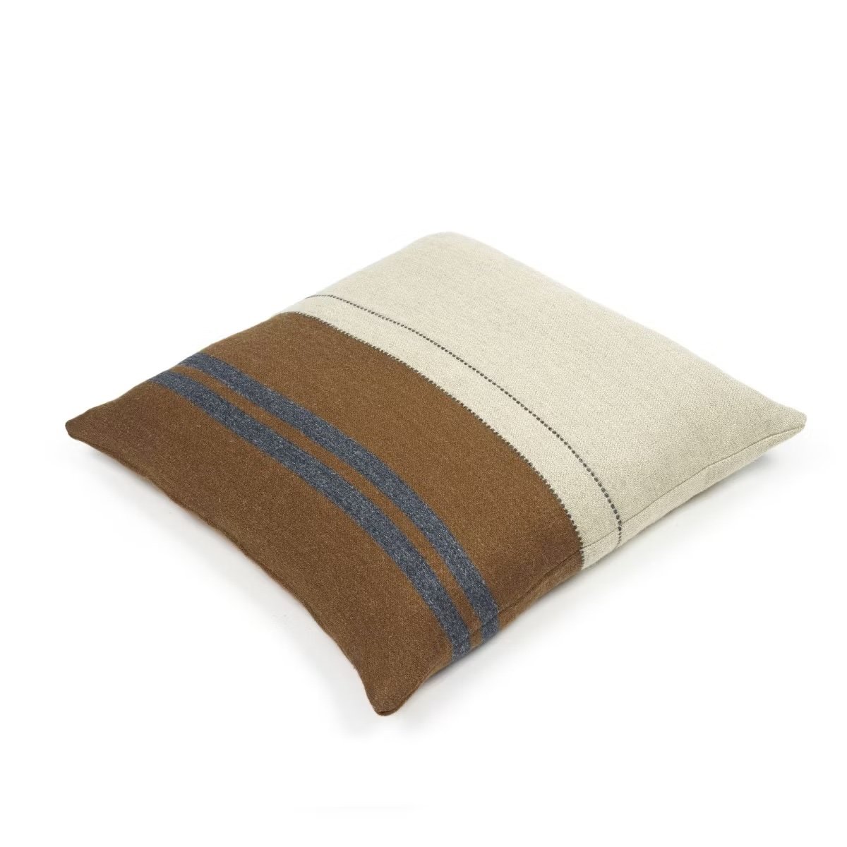 libeco-linen-the_highland_stripe_pillow_smoke-1-manon-bis.jpg