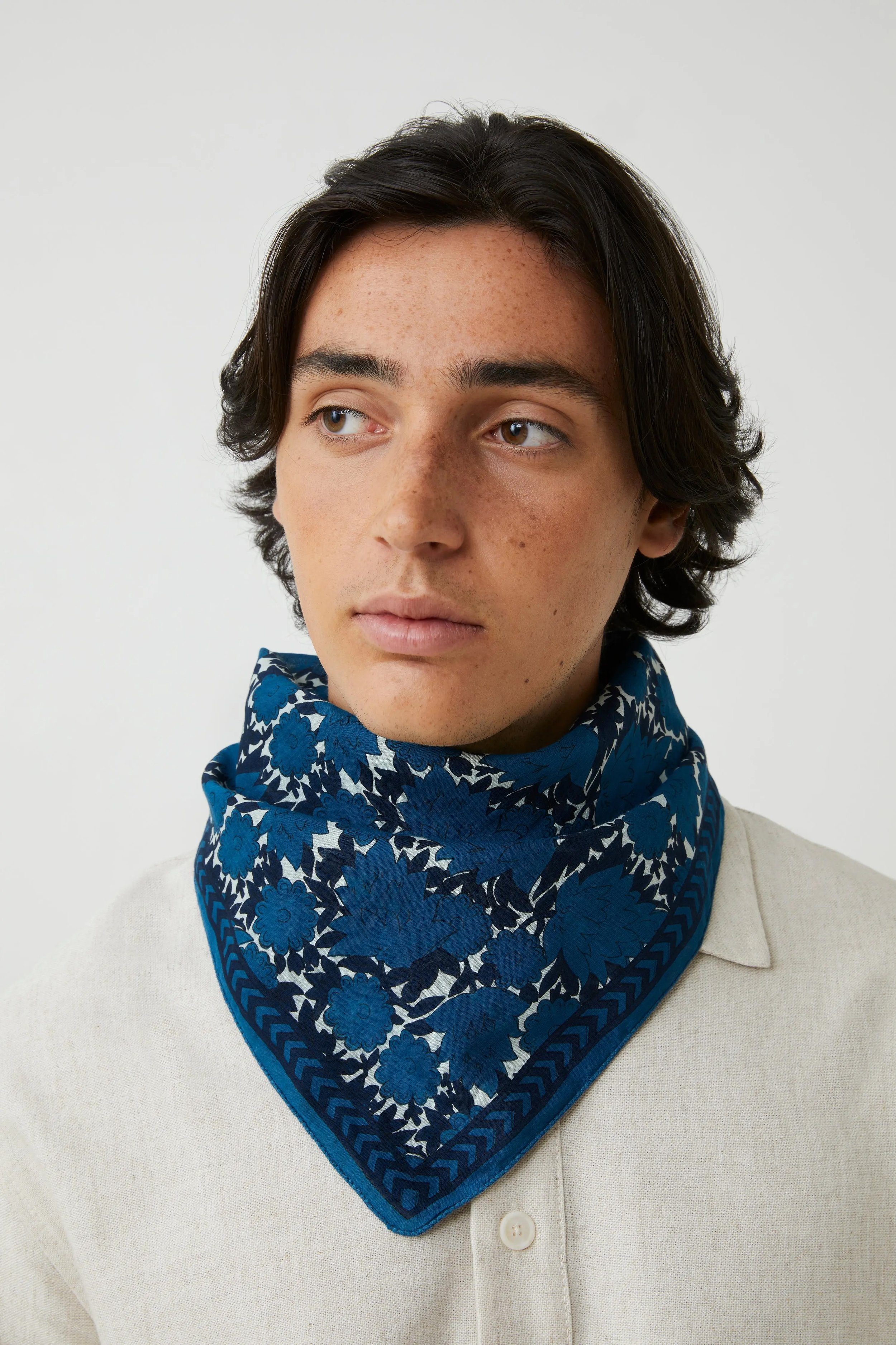 Moismont-ajmer-scarf-791-indigo-2-manon-bis.jpg