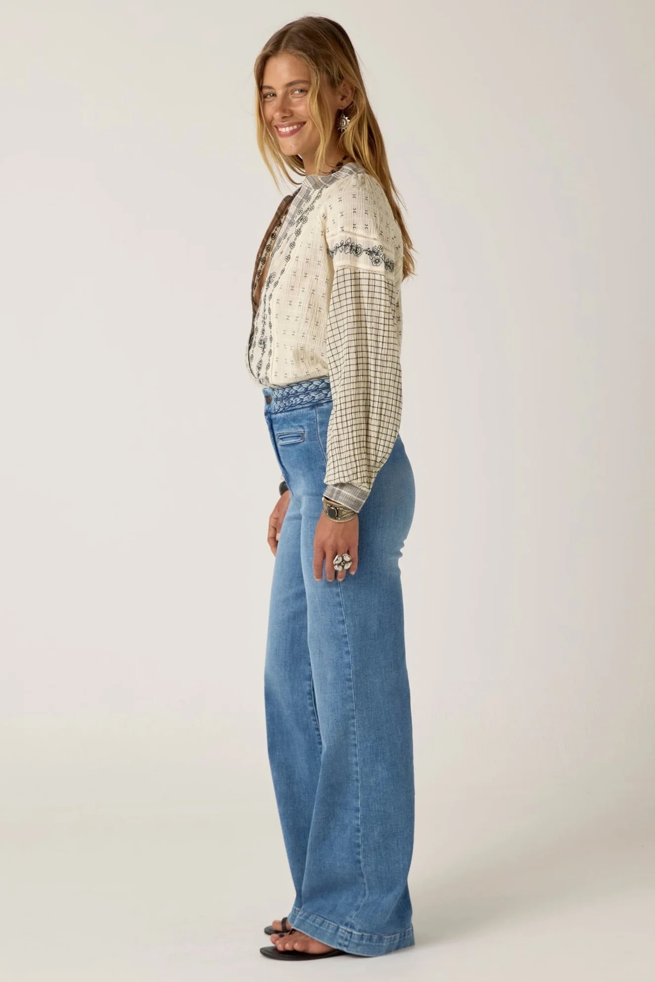 Maison-Hotel-Noemi-Blouse-patchwork-Notes-ash-6-manon-bis.jpg