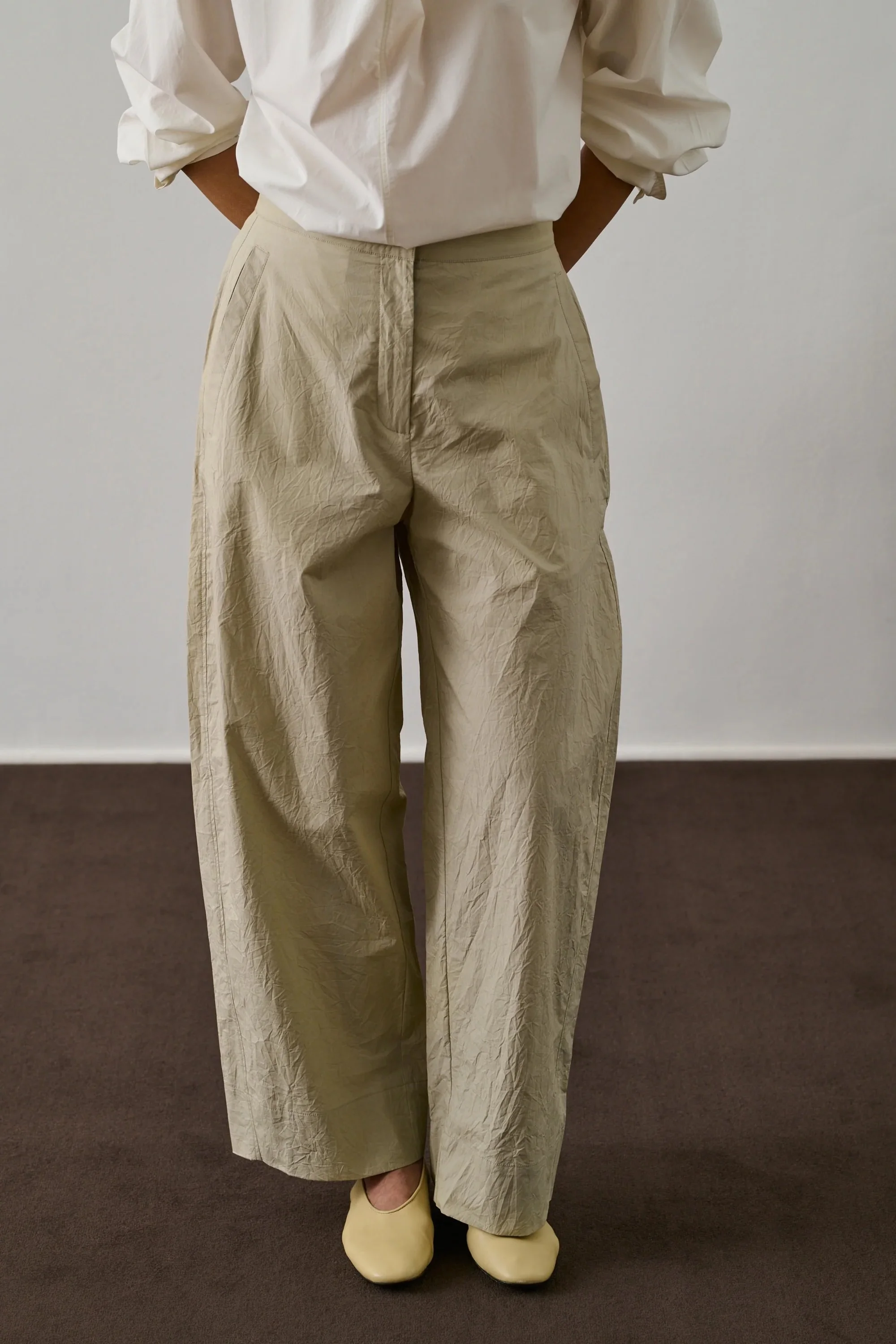 Soeur-GUILLAUME-trousers-beige-2-manon-bis.jpg