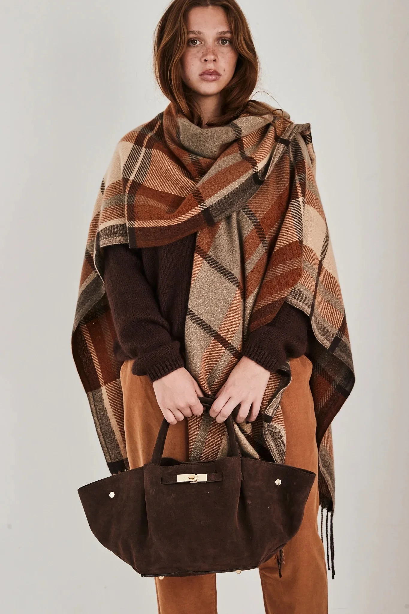 Mamapapa-poncho-checkers-1-manon-bis.jpg