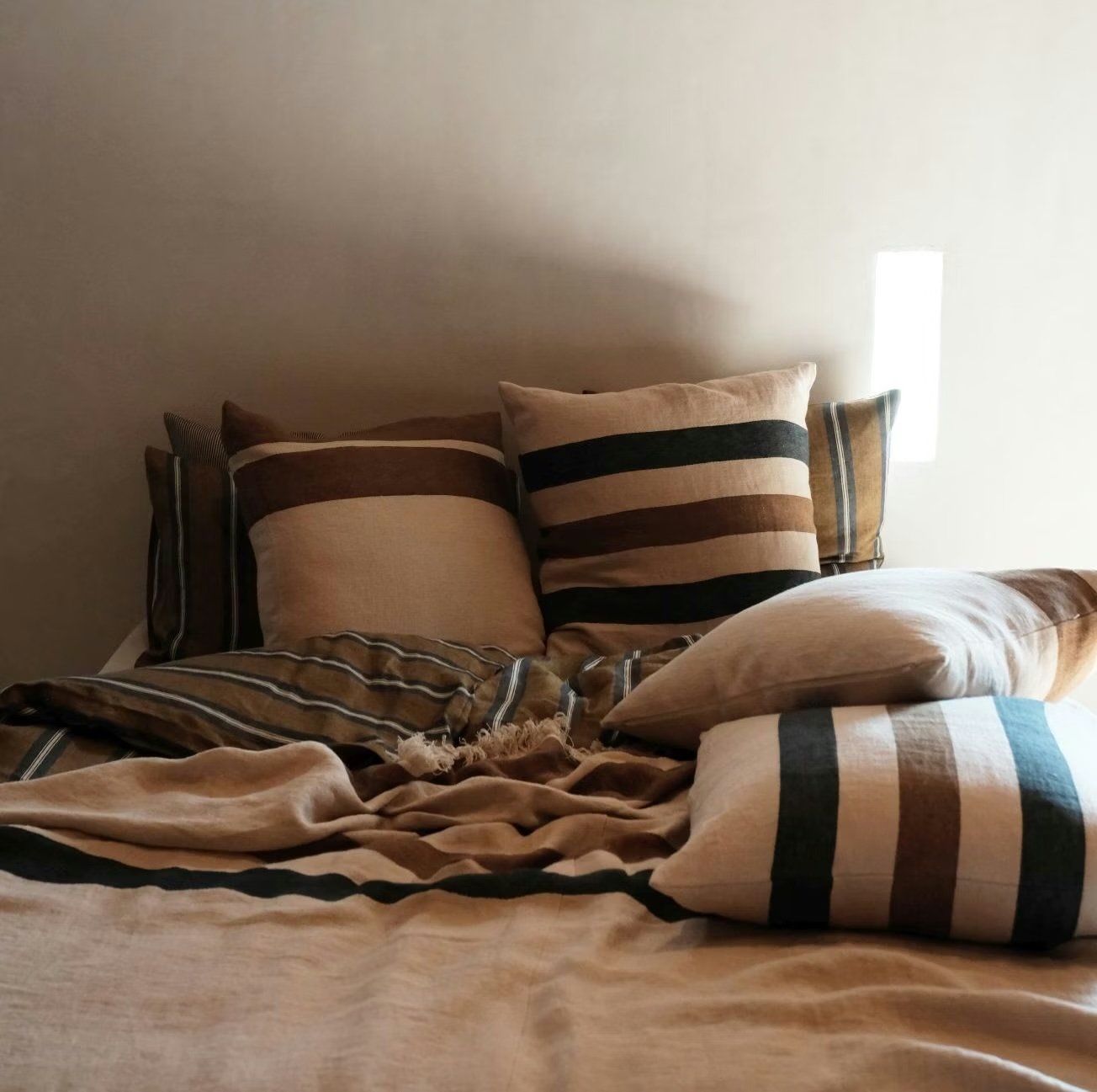 Libeco-linen-julian-pillow_63x63-dakota_stripe-45-manon-bis1.jpg