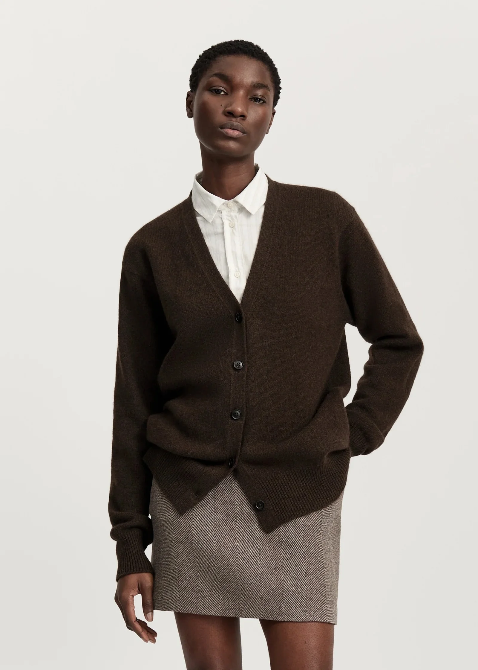 Aiayu-Alexa_Cardigan-Pure-Dark-Brown_manon-bis.jpg .jpg