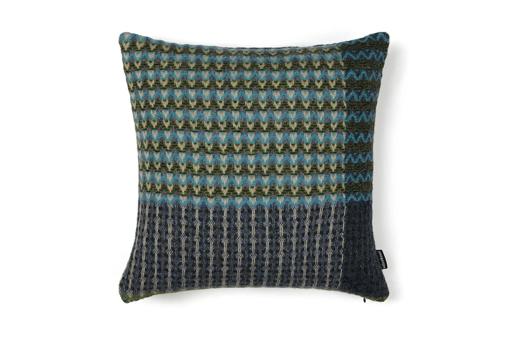 Wallace-Sewell-Ripple-Shetland-Cushion-Everglade-1-manon-bis.jpg