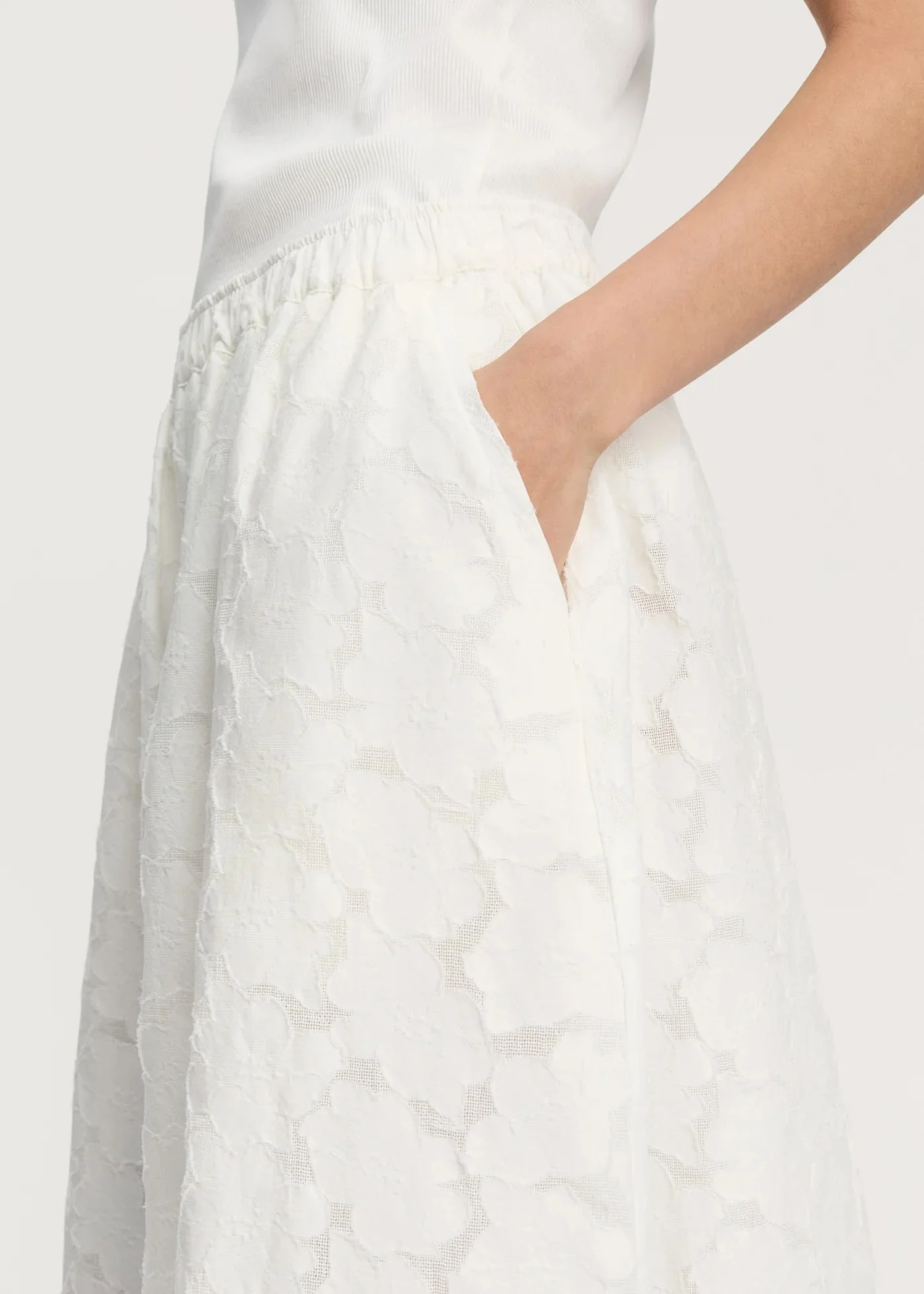 Aiayu-Skirt-Laceflower_White_78-Manon-Bis.jpg .jpg