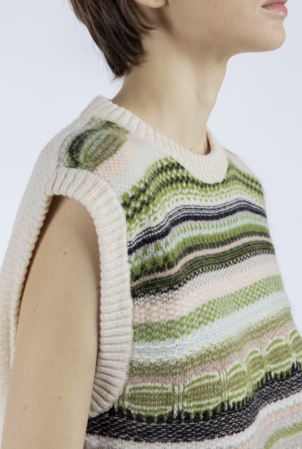 Phisique-du-role-25W314-british-jaquard-vest-cashmere-virgin-wool-manon-bis.jpg.png