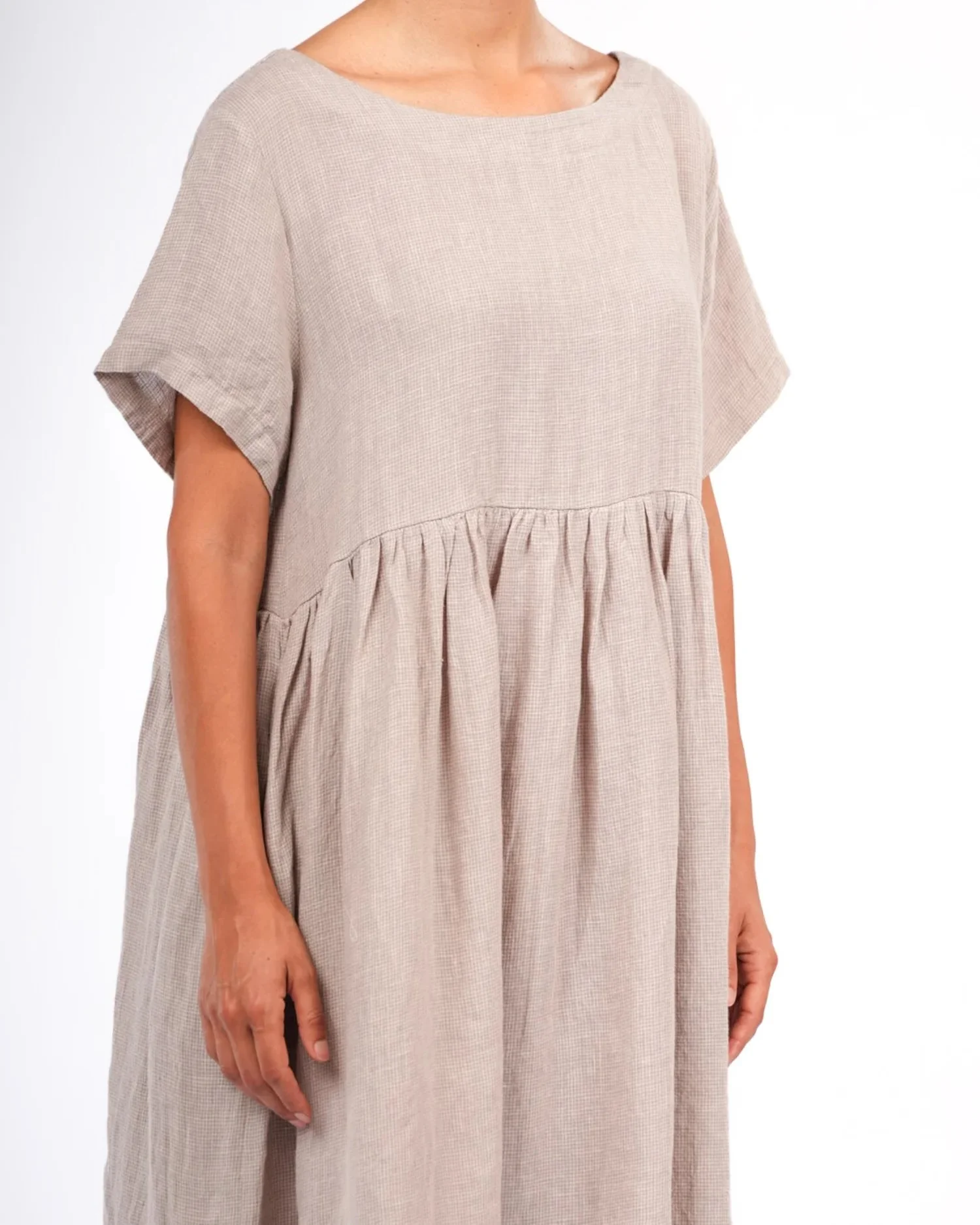 montaigne-juni-french-linen-summer-staple-dress-in-houndstooth-2-manon-bis.jpg .jpg