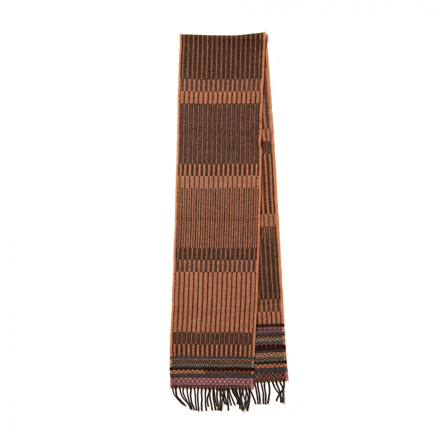 Wallace-sewell-Bothy-scarf-cantaloupe-1-manon-bis.jpg