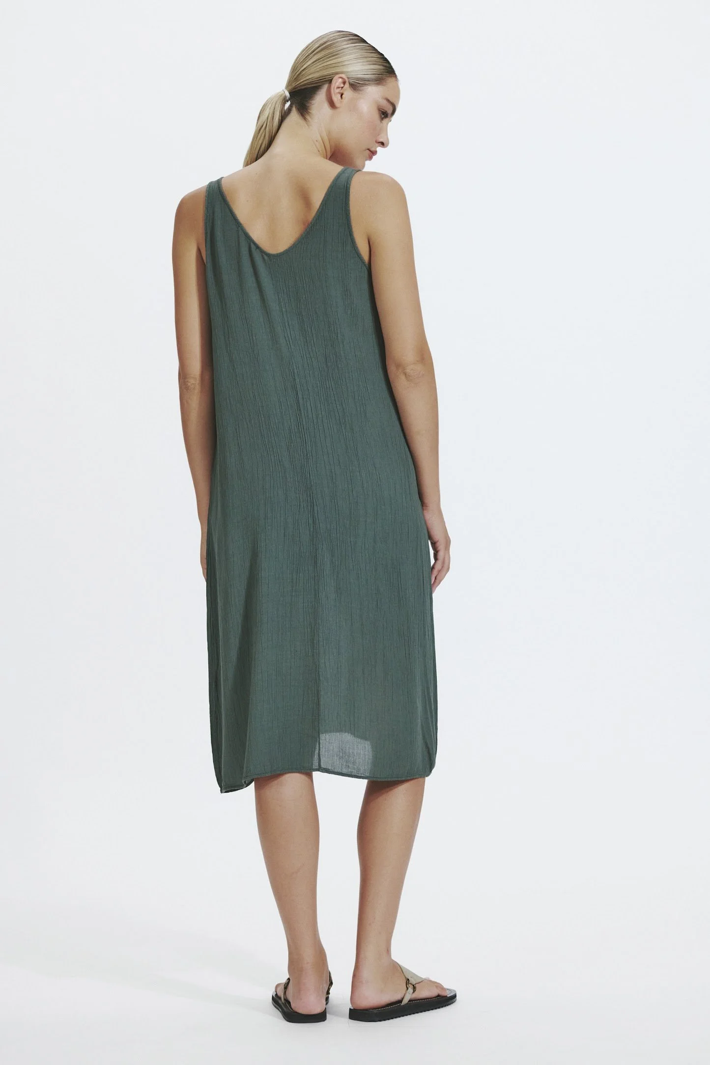 Transit-Layering-Midi-Slip-Dress-Green-manon-bis-CFDTRZL210-04_01_B.jpg