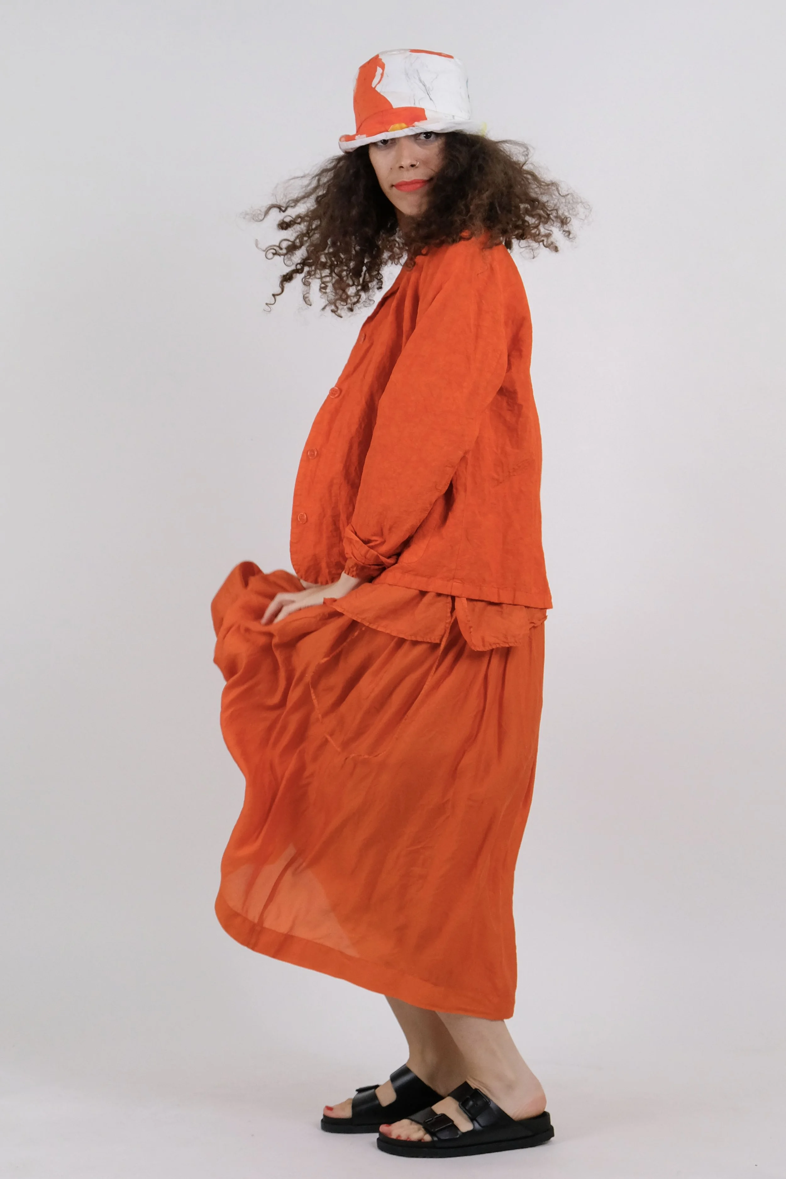 manuelle-guibal-skylk-curved-skirt-clash-1-manon-bis.jpg