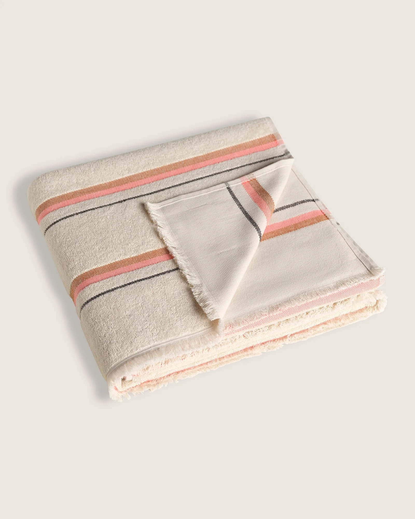 Kobn-Sand-Towel_manon-bis.jpg