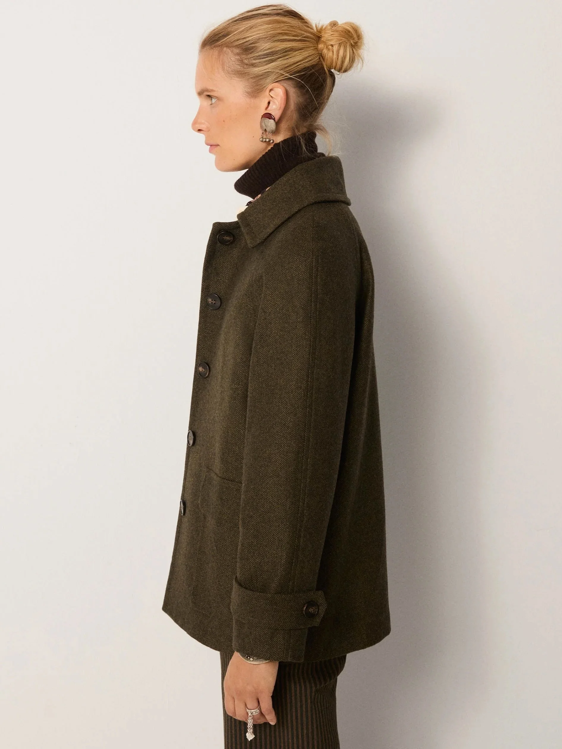 Maison-Hotel-Henri-Jacket-moss-green-1-manon-bis.jpg