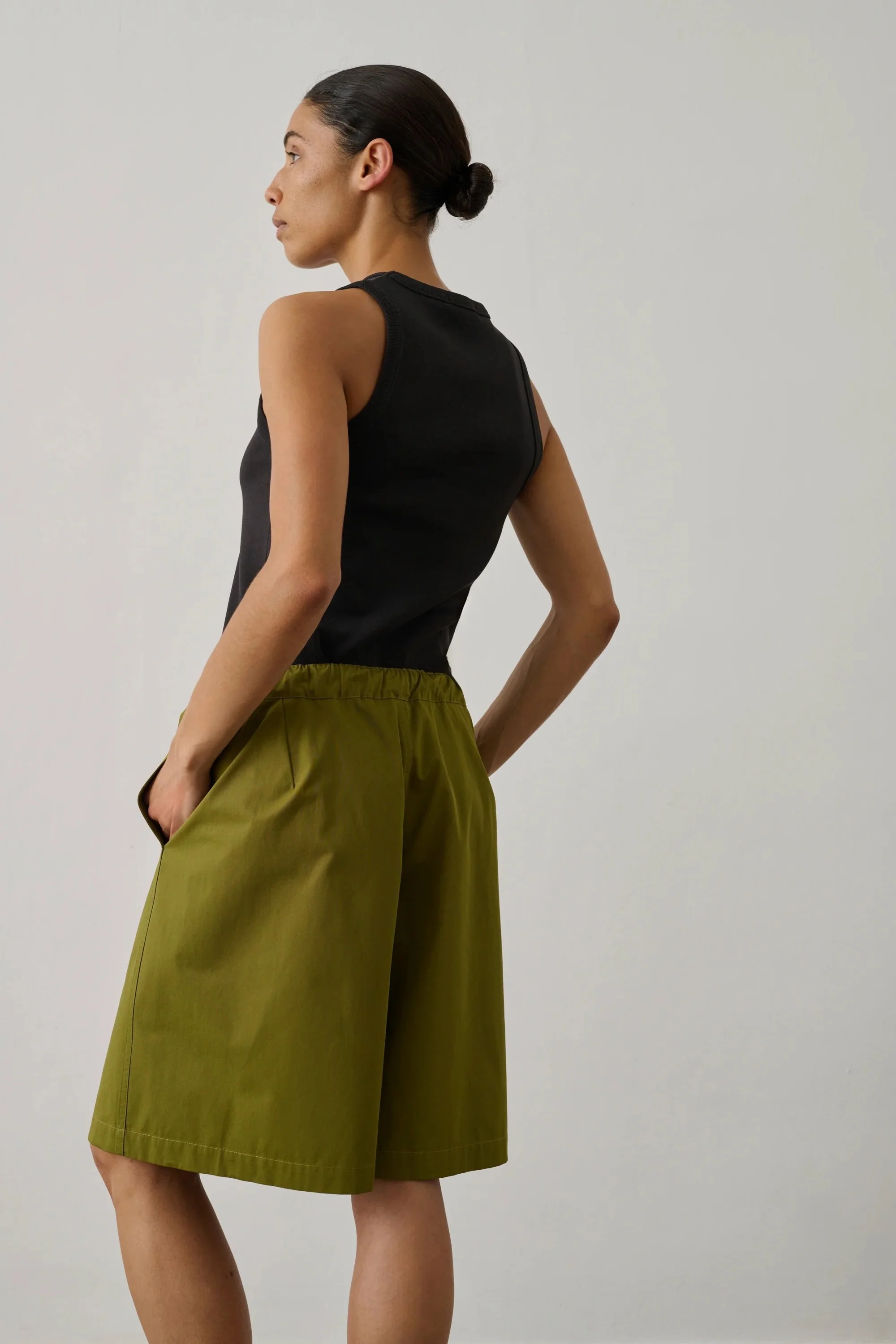 Soeur-izia-shorts-olive-green-2-manon-bis.jpg