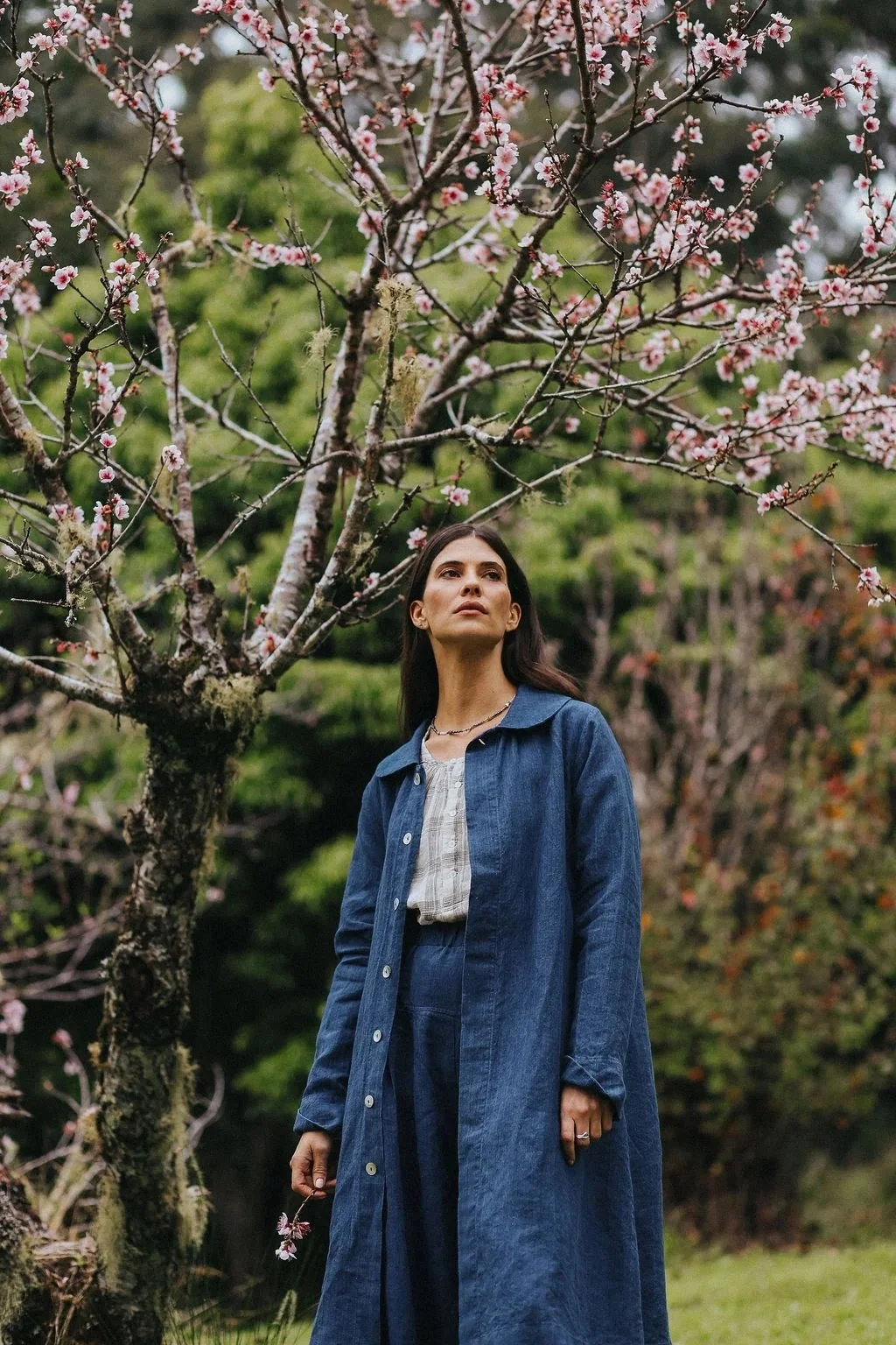 montaigne-peter-pan-collar-linen-coat-in-indigo-1-manon-bis.jpg