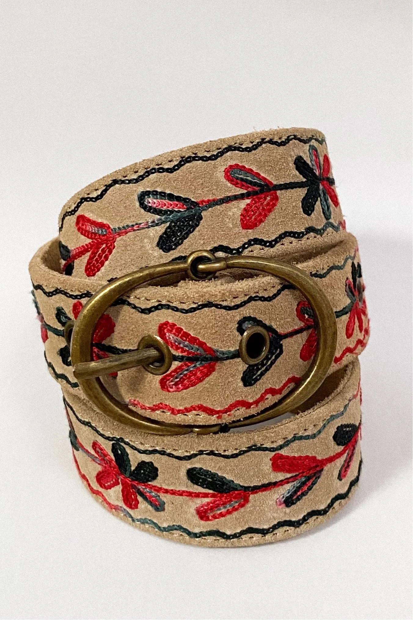 Maison-Hotel-Thar-Belt-Karma-Thread-manon-bis.jpg