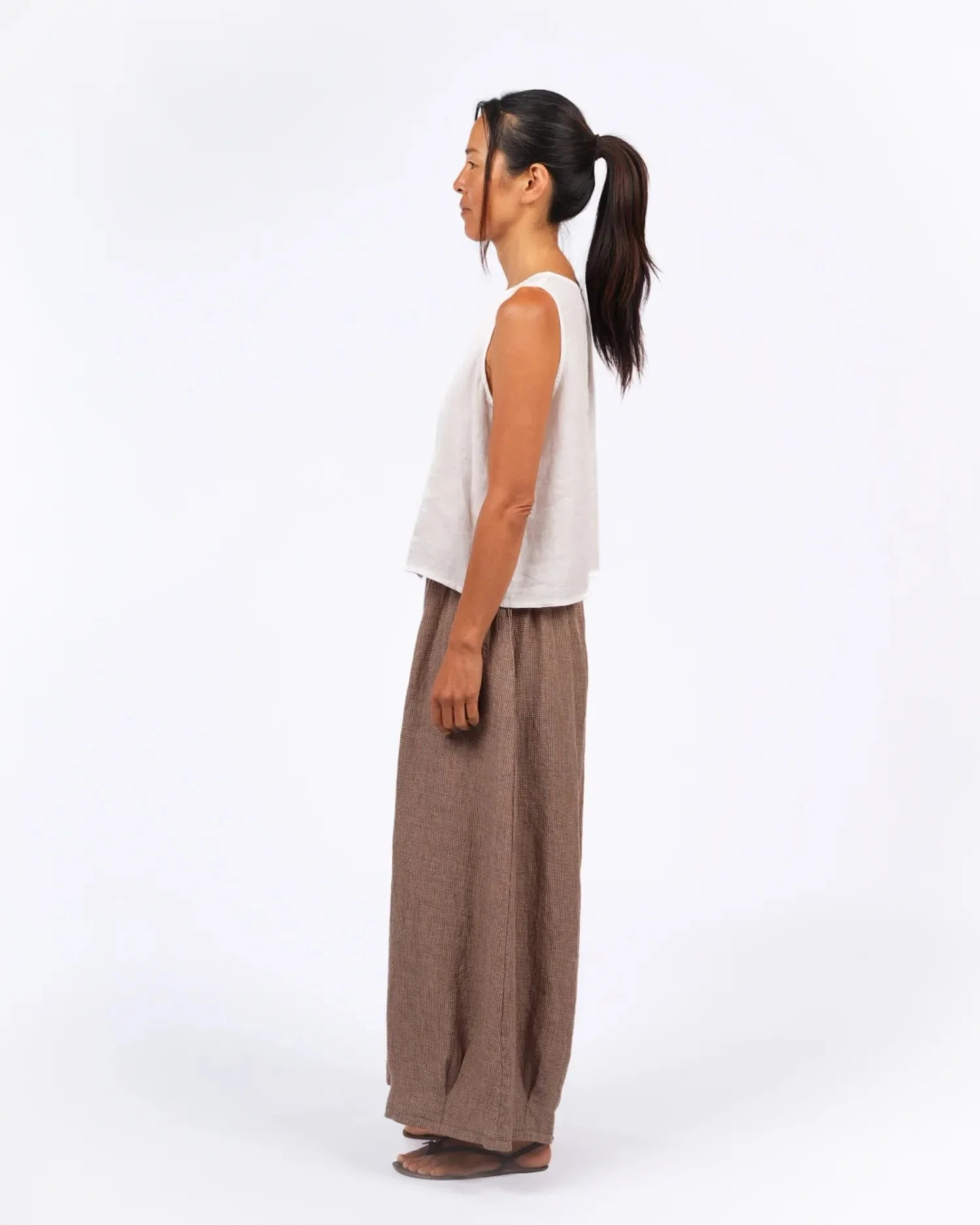 montaigne-eadie-linen-pants-in-fine-houndstooth-brown-1-manon-bis.jpg .jpg