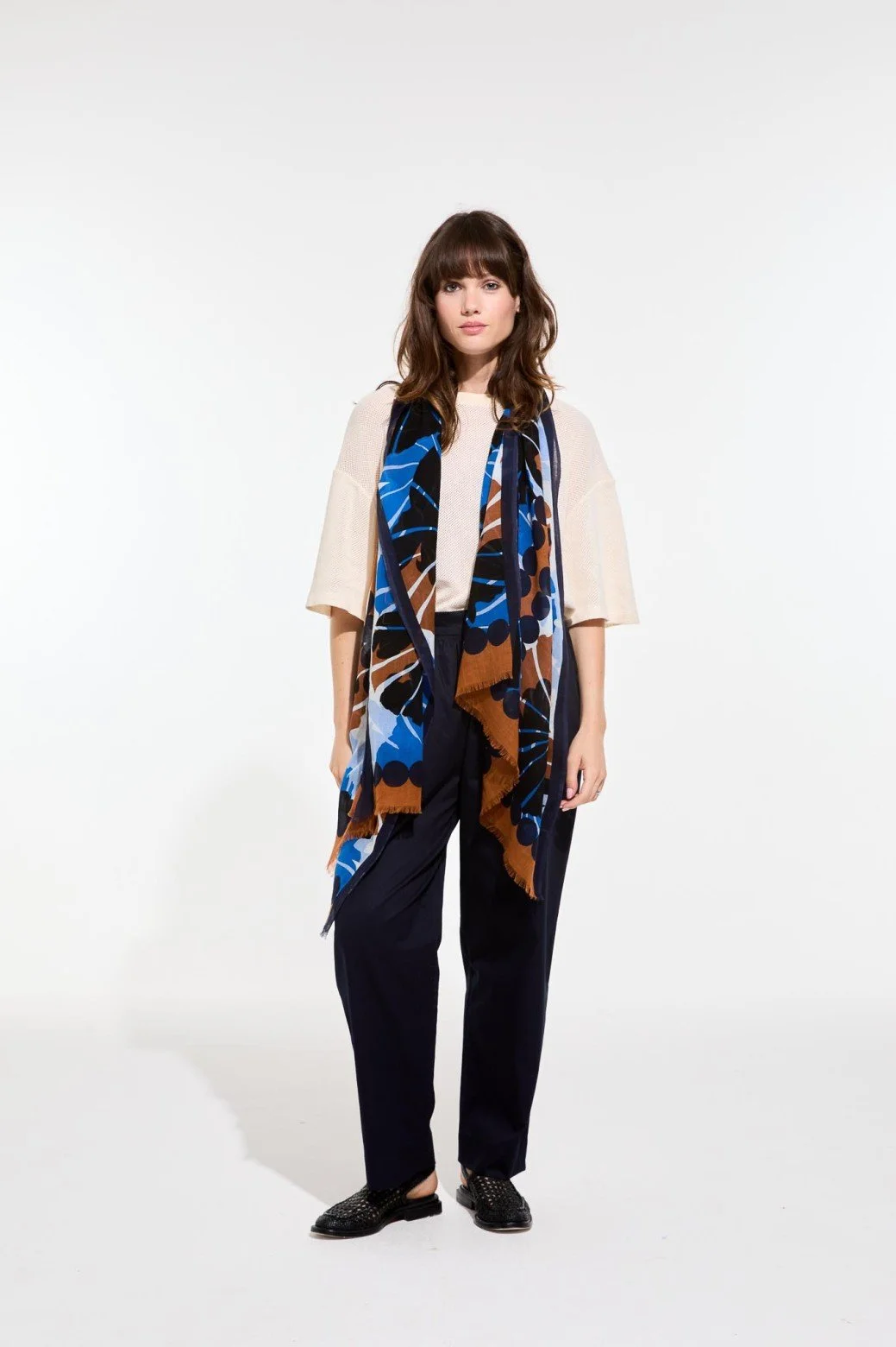 mapoesie-foulard-pavot-bleu-scarf-blue-1-manon-bis.jpg