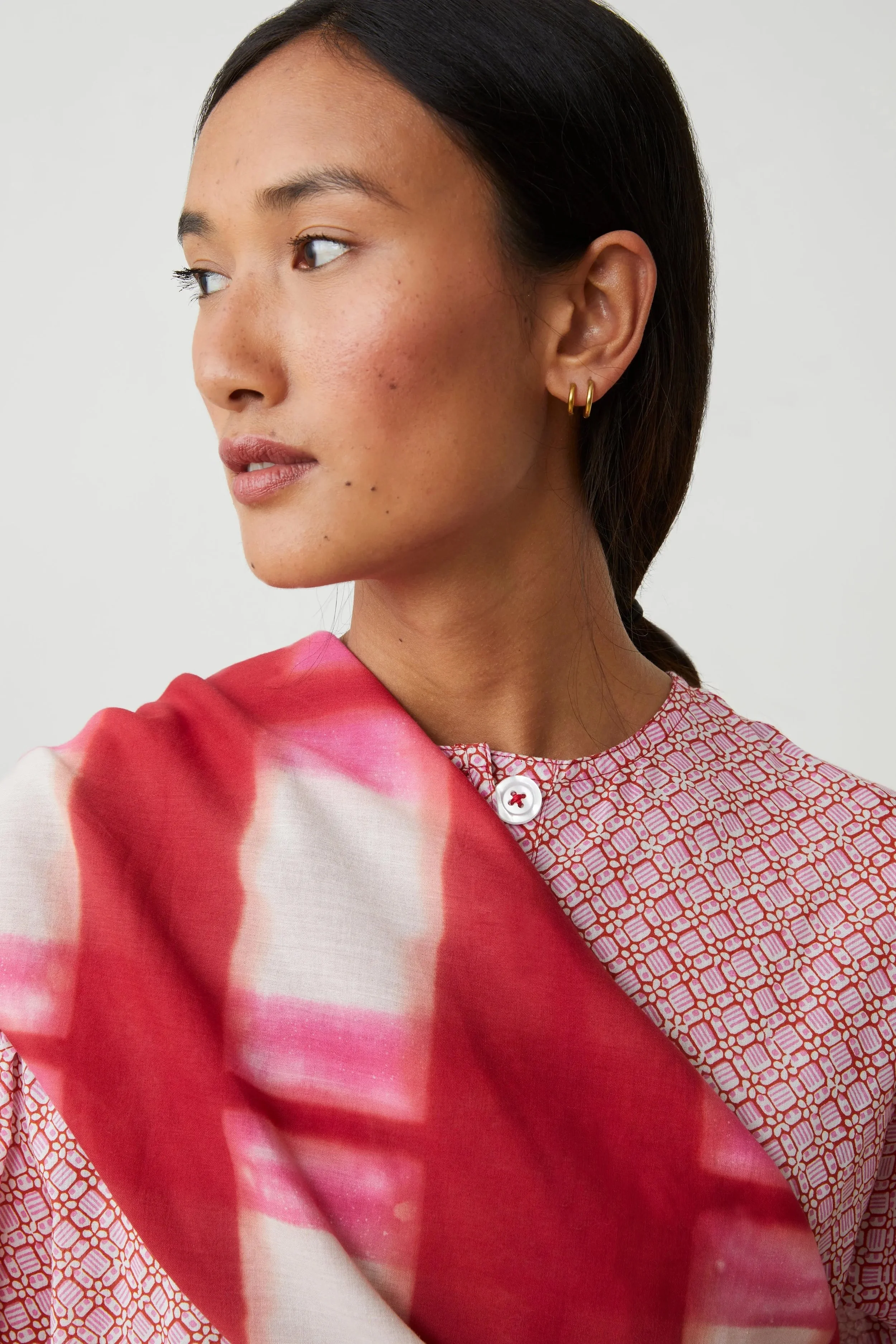 moismont-yoko-scarf-822-pop-pink-1-manon-bis.jpg