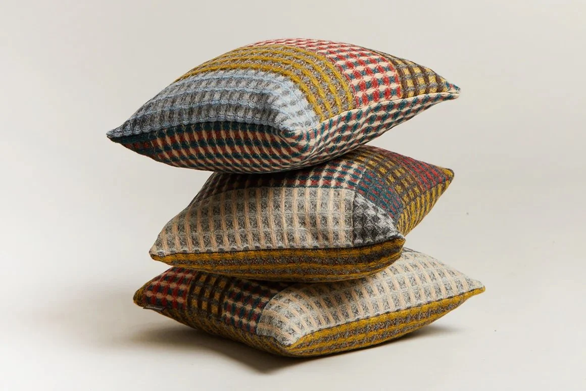 Wallace-Sewell-hampstead-waffle-cushion-63-manon-bis.jpg