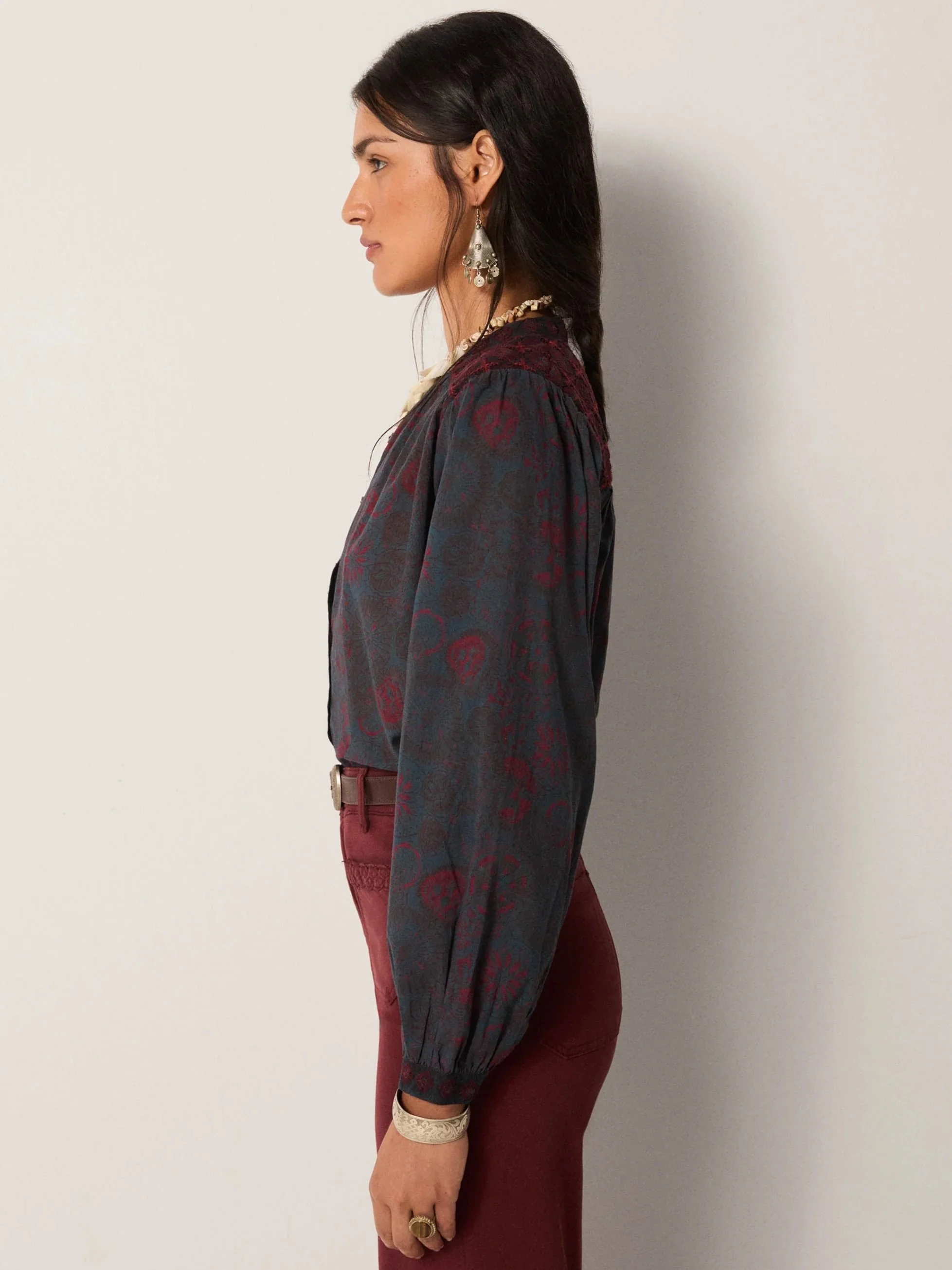 MAISON-HOTEL-MEDUSA-CHARLOTTE_BLOUSE-2-MANON-BIS.jpg .jpg