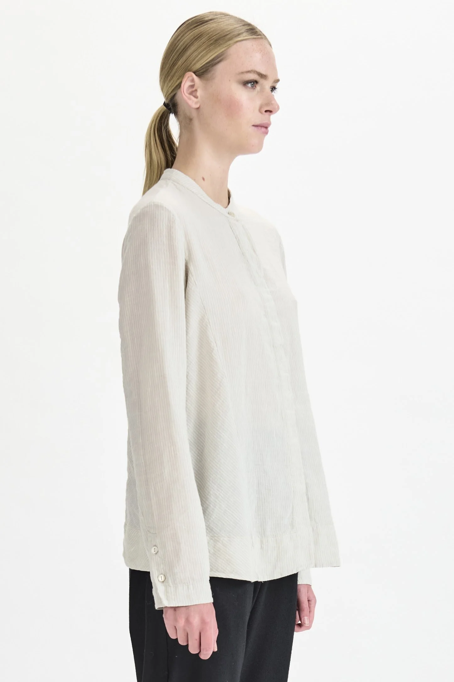 Transit-stripe-slim-shirt-chalk-E141-01-2-manon-bis.jpg