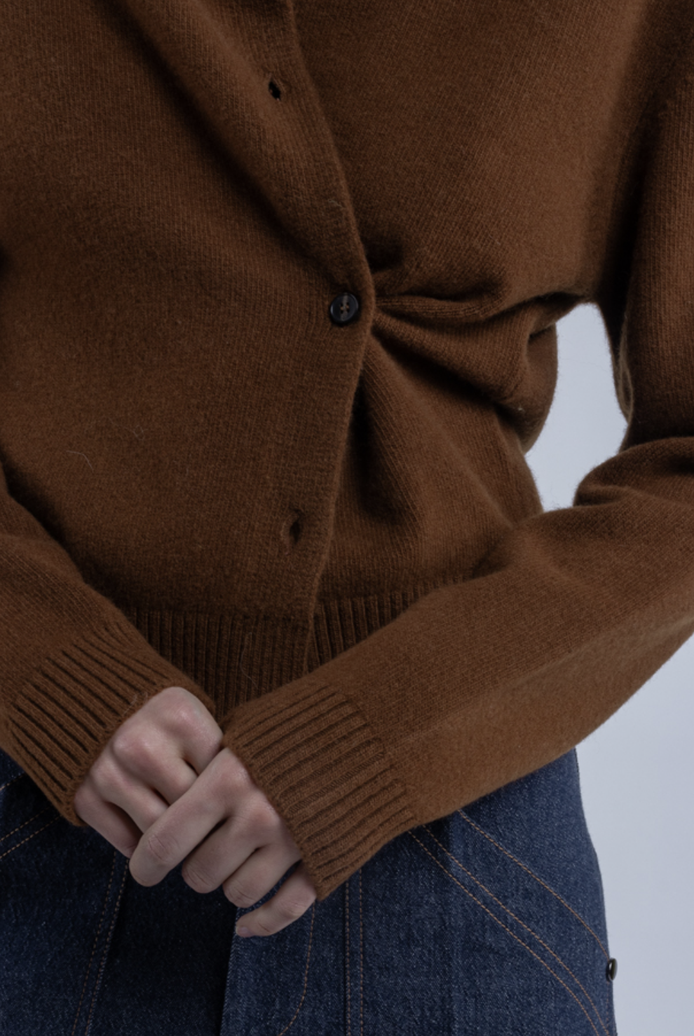 Phisique-du-role-25W267-fittable-jacket-in-compact-superfine-wool8-manon-bis.jpg.png