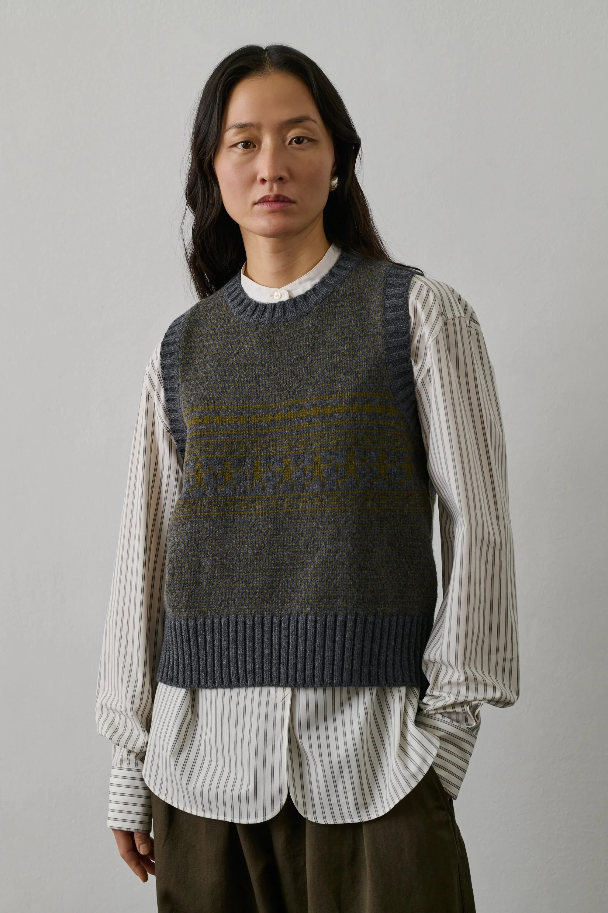 Soeur-namaste-vest-pullover-grey-olive-manon-bis.jpg