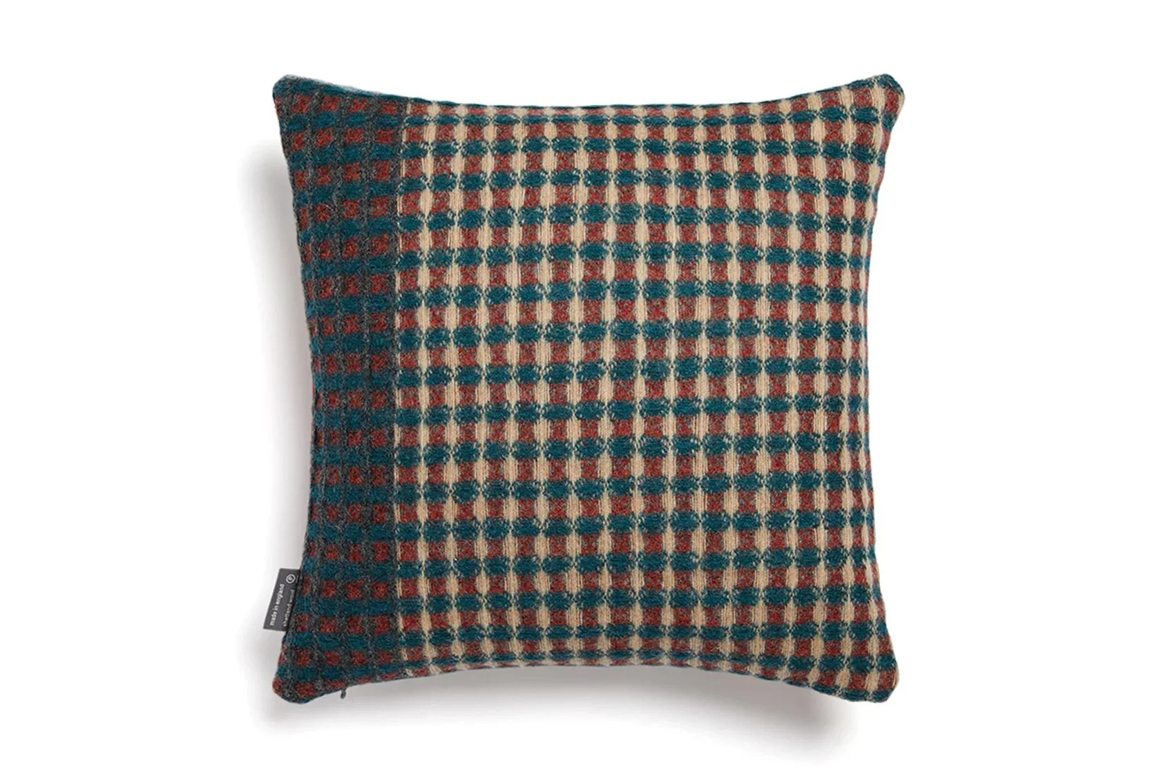 Wallace-Sewell-hampstead-waffle-cushion-6-manon-bis.jpg