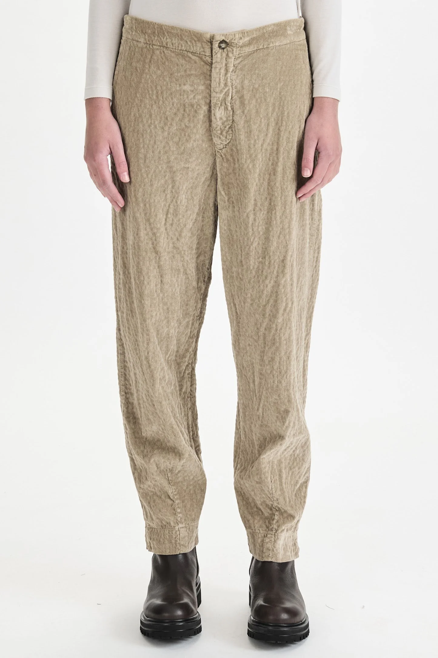 Transit-Cord-slim-pant-camel-CFDTRBP251-22_01_manon-bis.jpg