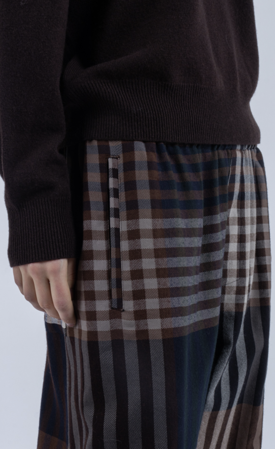 phisique-du-role-25W129-pants-in-light-mixed-tartan-cotton-wool4-manon-bis.jpg.png