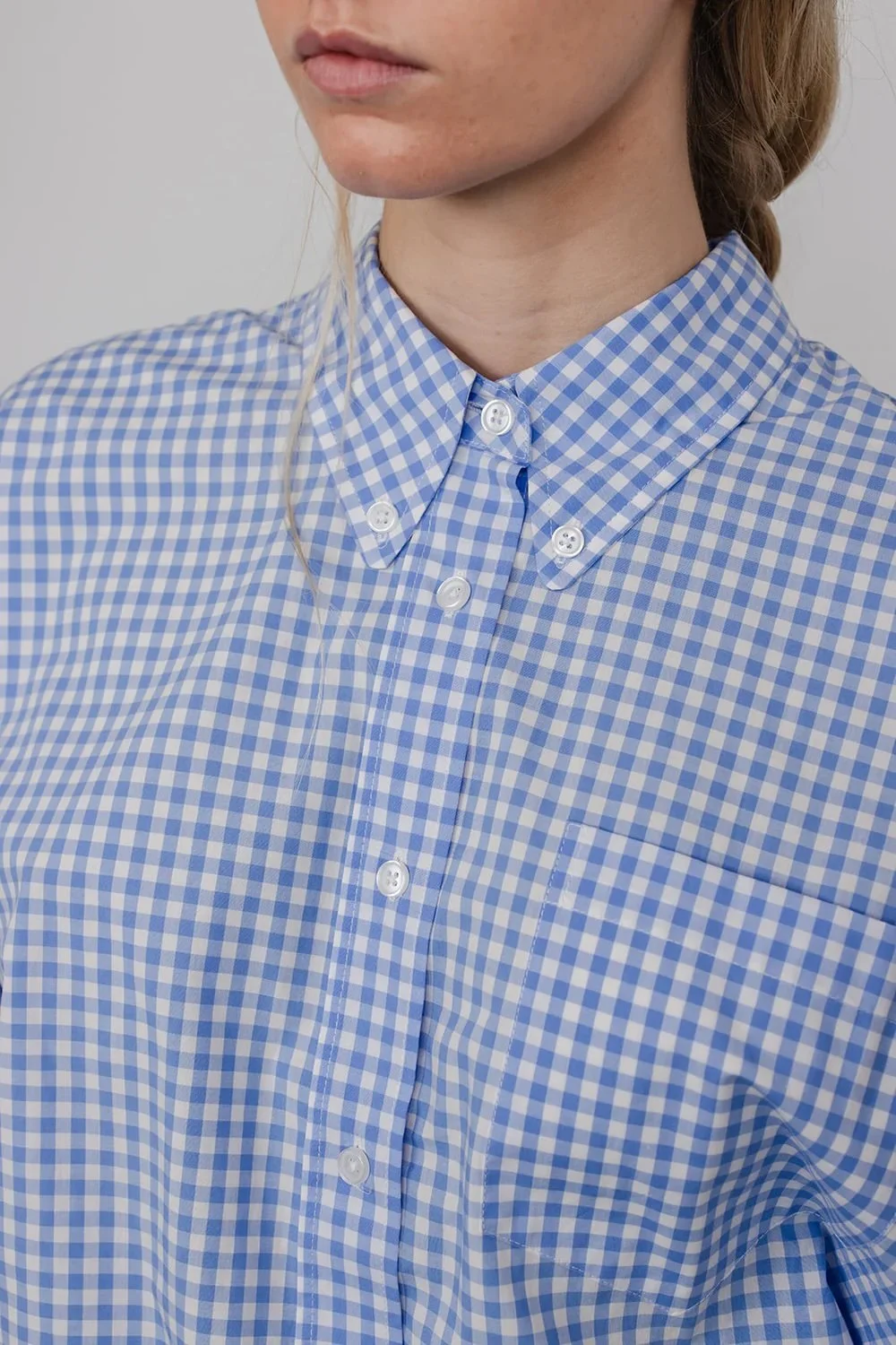 vic-and-bert-elizabeth-shirt-gingham-light-blue-2-manon-bis.jpg