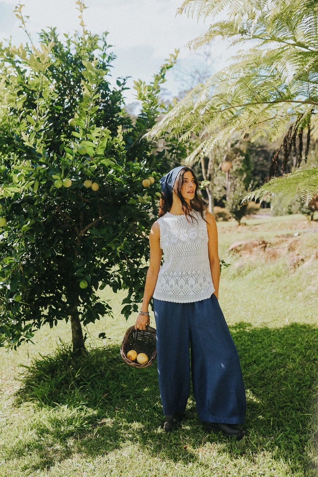 montaigne-eadie-indigo-linen-pant-34-manon-bis.jpg