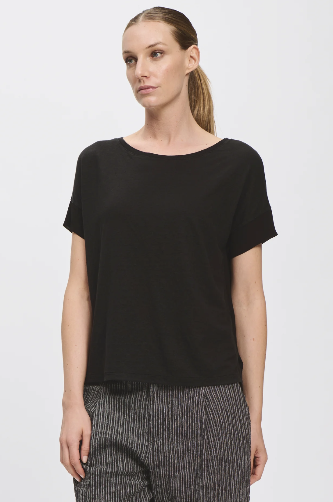 Transit-K201-linen-tee-viscose-back-1-manon-bis.jpg.png