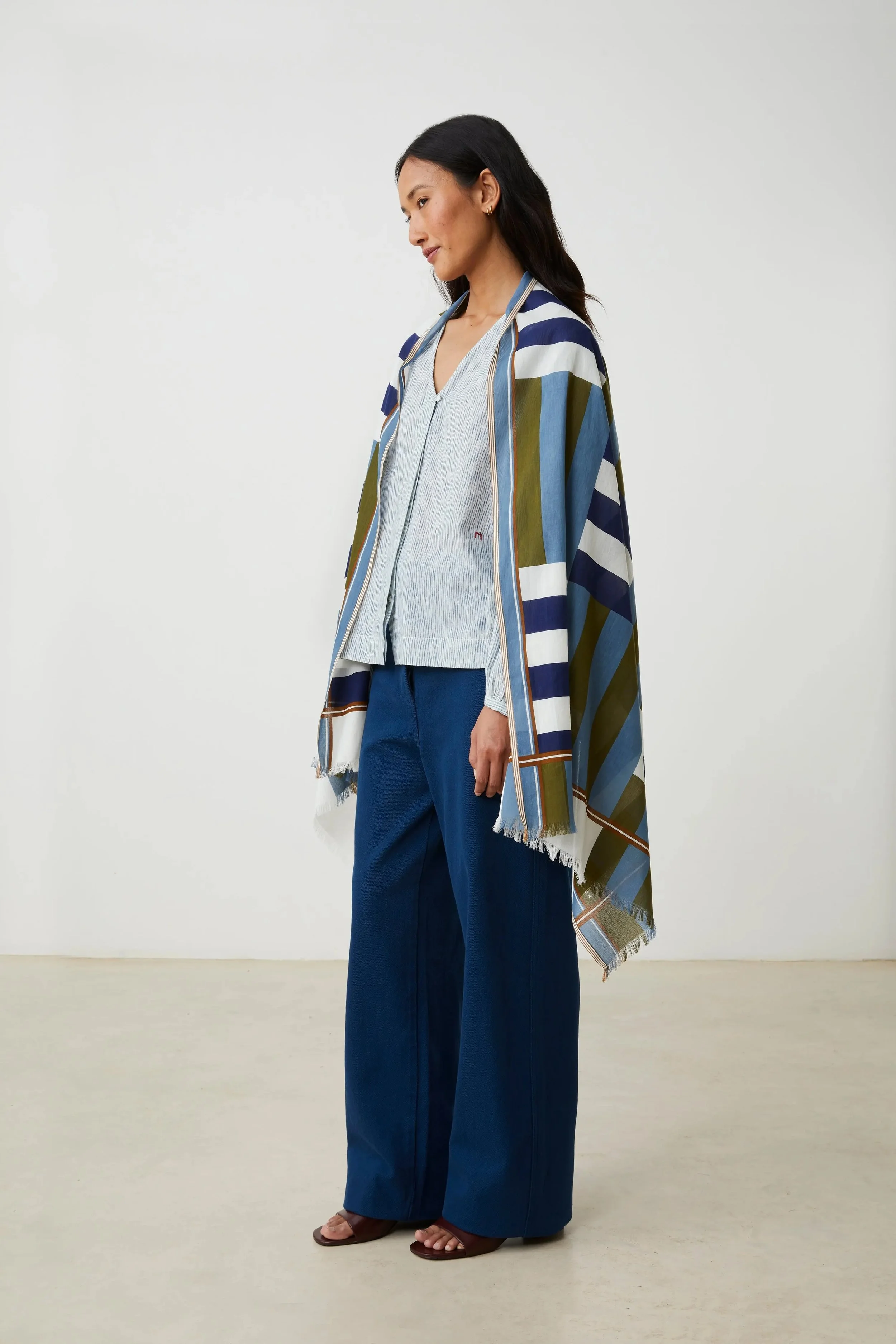 Moismont-field-scarf-771-amazon-manon-bis.jpg