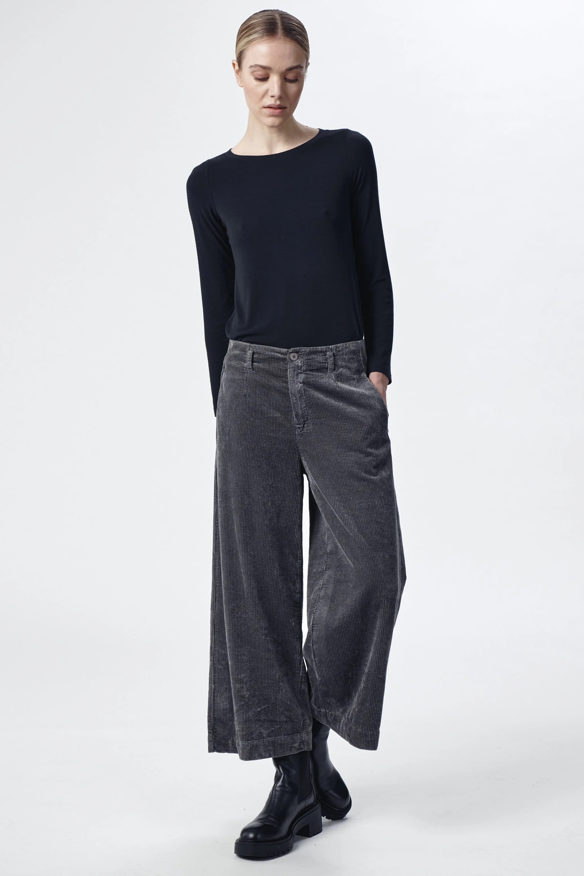 Transit-Cord-Pant-wide-grey4-manon-bis-jpg.jpg