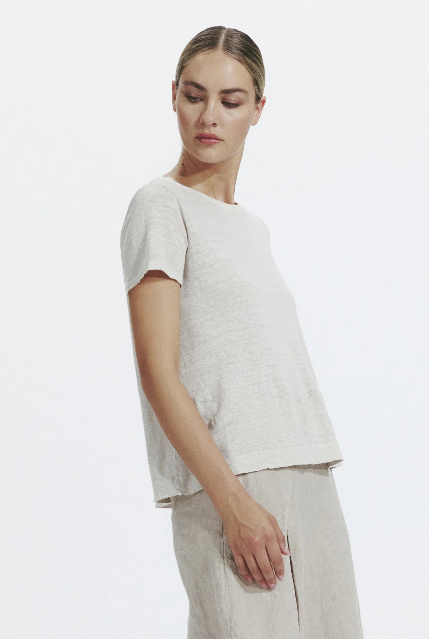 Transit-Linen-Tee-manon-bis-2-CFDTRZK206-02_01_B.jpg
