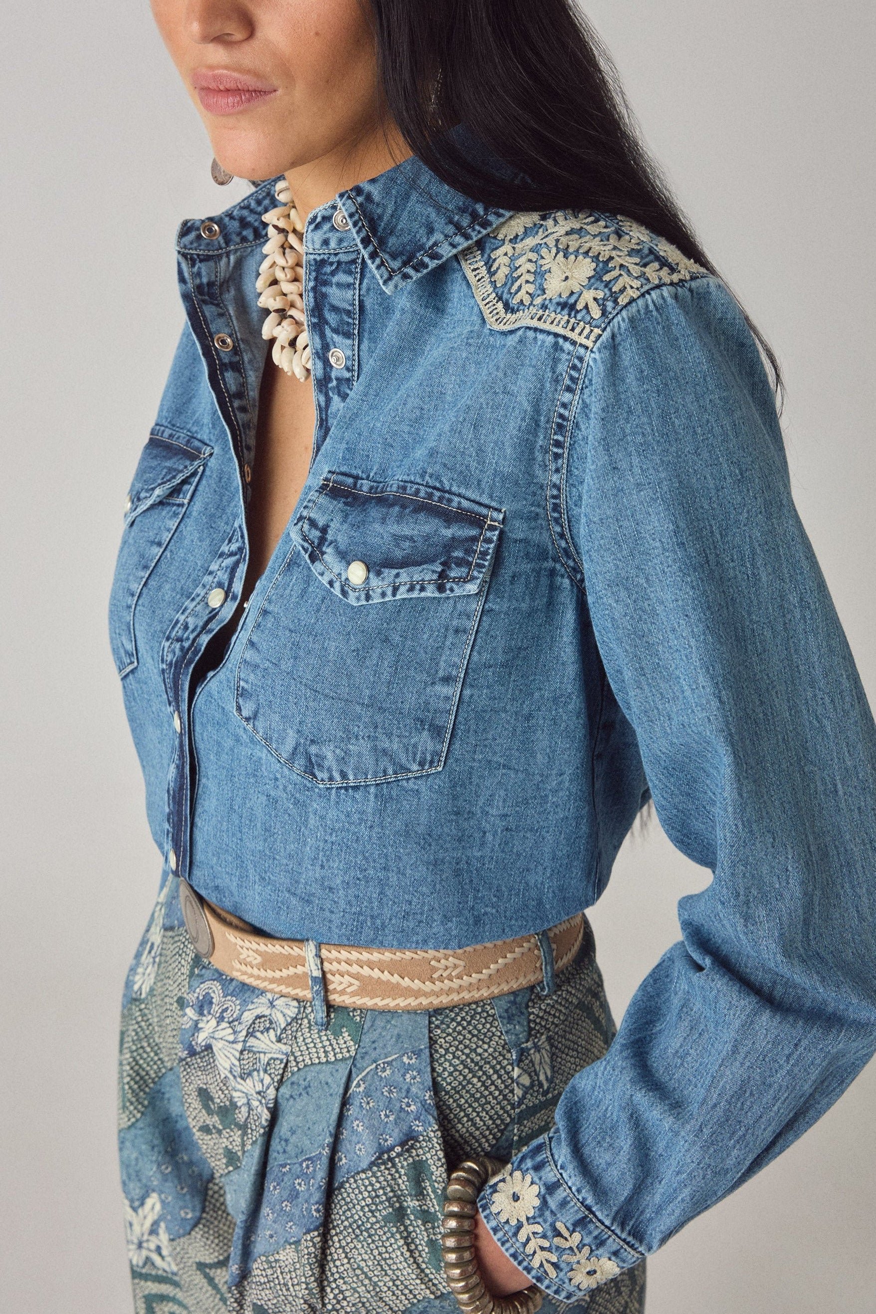 Maison-Hotel-Thelma-Shirt-arizona-blue-4-manon-bis.jpg