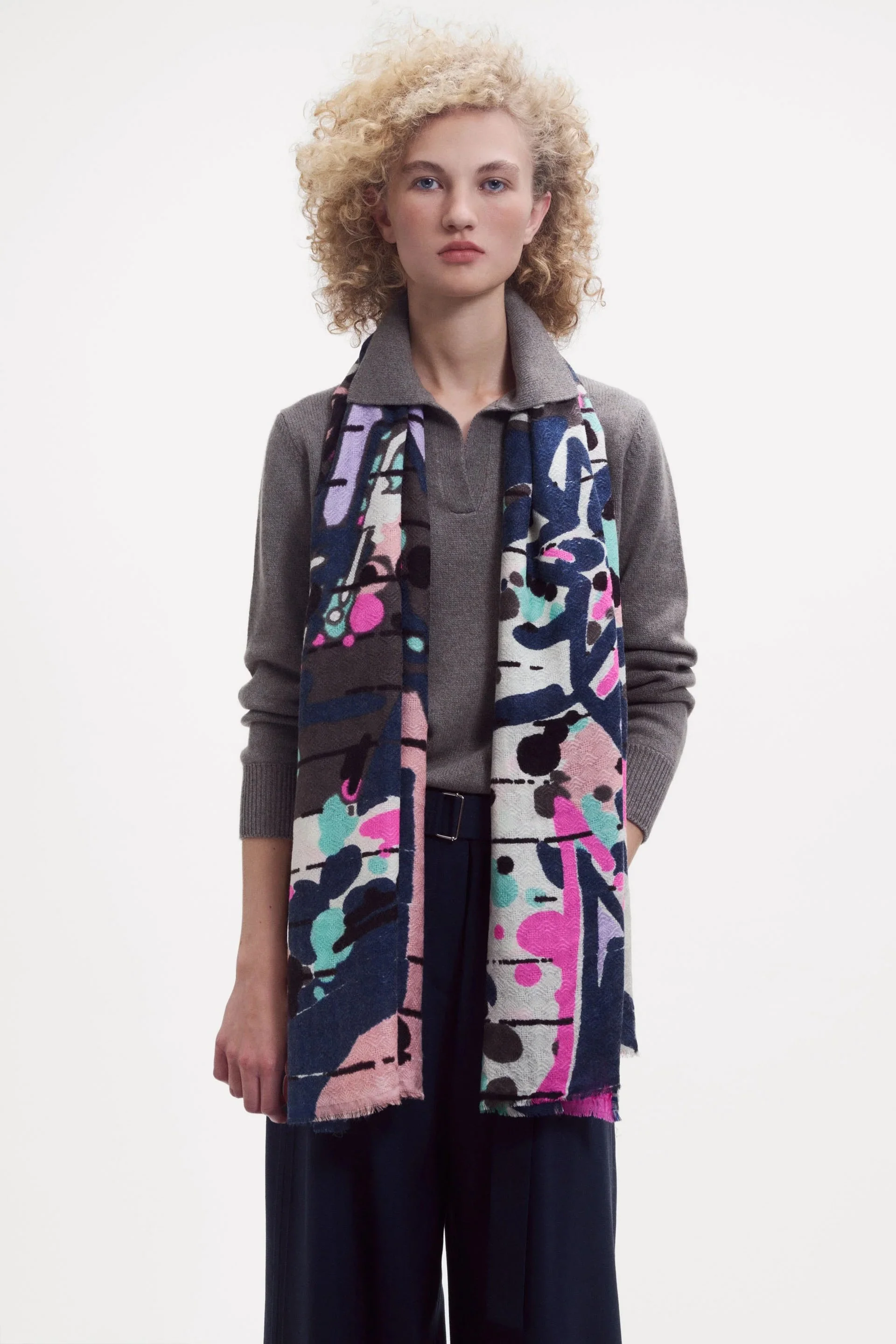 epice-graffiti-thunder-scarf-PW2501_E-1-manon-bis.jpg .jpg