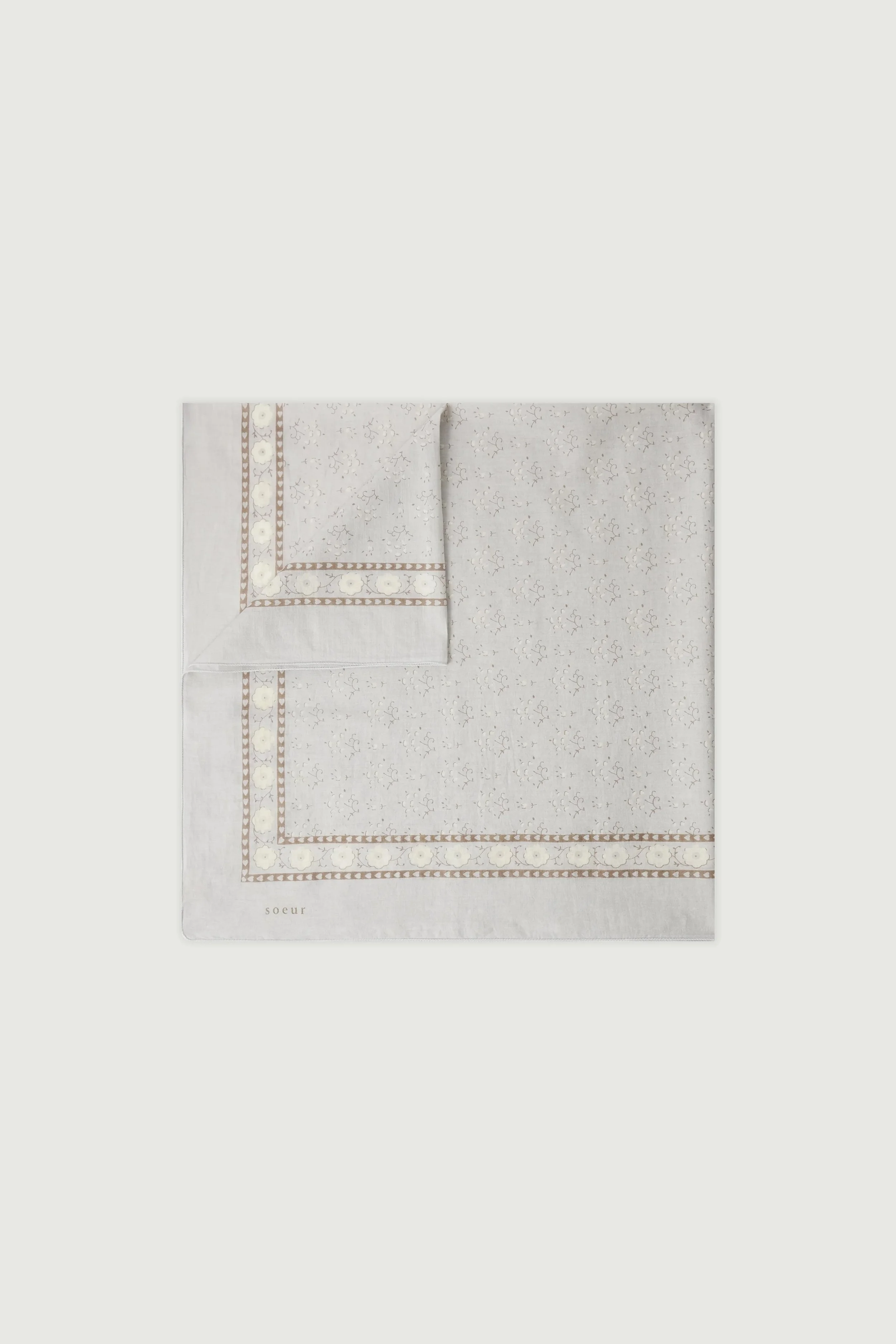 Soeur-Classique-scarf-foulard-1-manon-bis.jpg