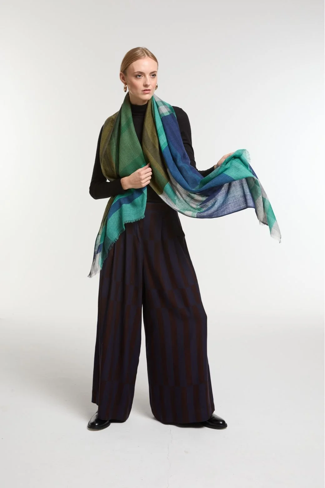 mapoesie-foulard-scarf-divine-bleu-vert-blue-green-manon-bis-1.jpg