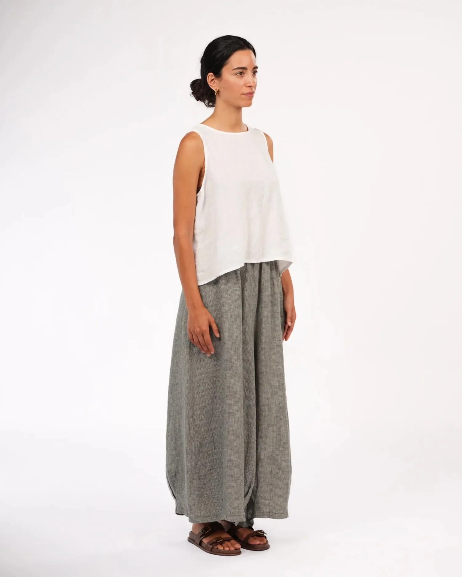 montaigne-eadie-linen-pants-in-fine-houndstooth-green-3-manon-bis.jpg .jpg