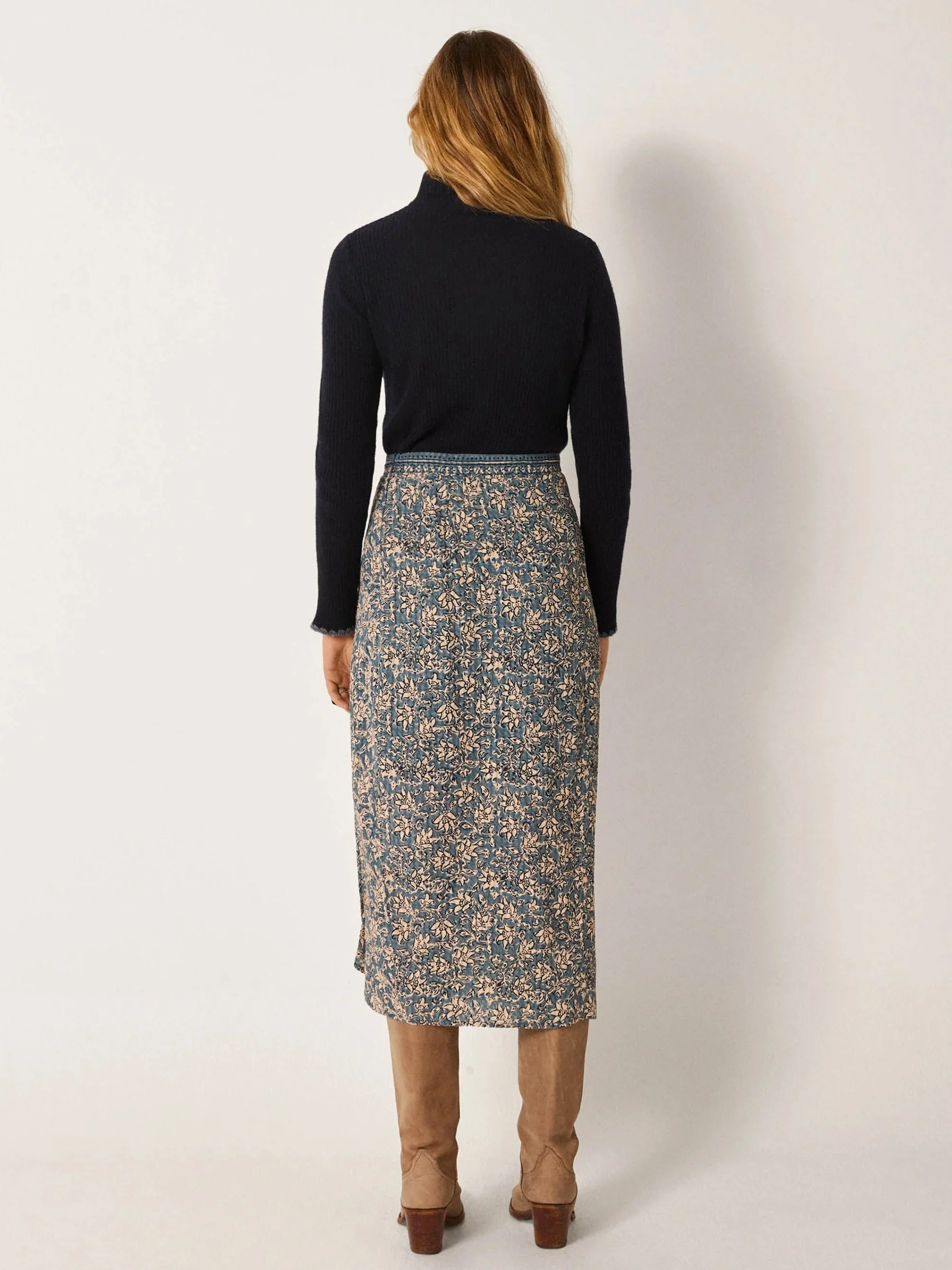 Maison-Hotel-Jess-Skirt-Blue-Lion-Teal-4-Manon-Bis.jpg