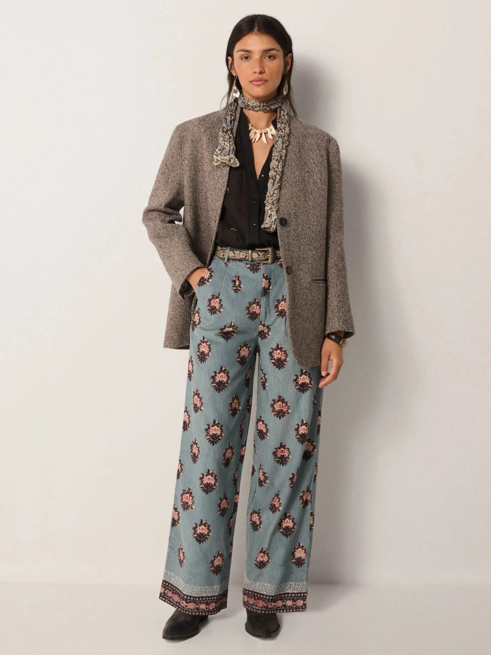 Maison-Hotel-Jimmy-Pant-Cerulean-Mist-4-manon-bis.jpg