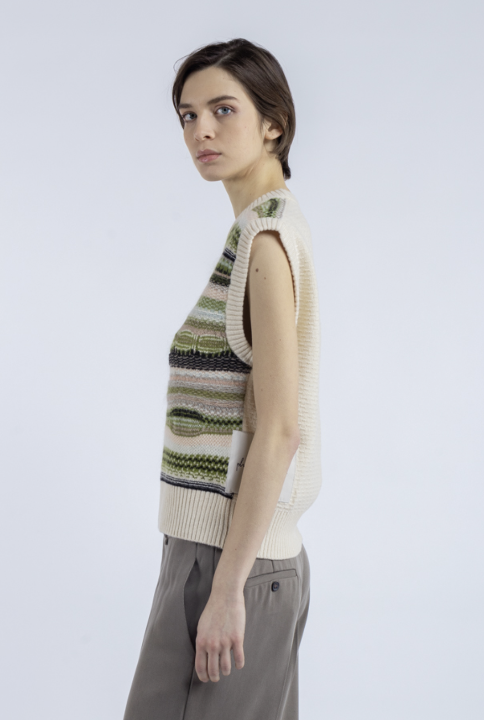 Phisique-du-role-25W314-british-jaquard-vest-cashmere-virgin-wool1-manon-bis.jpg.png