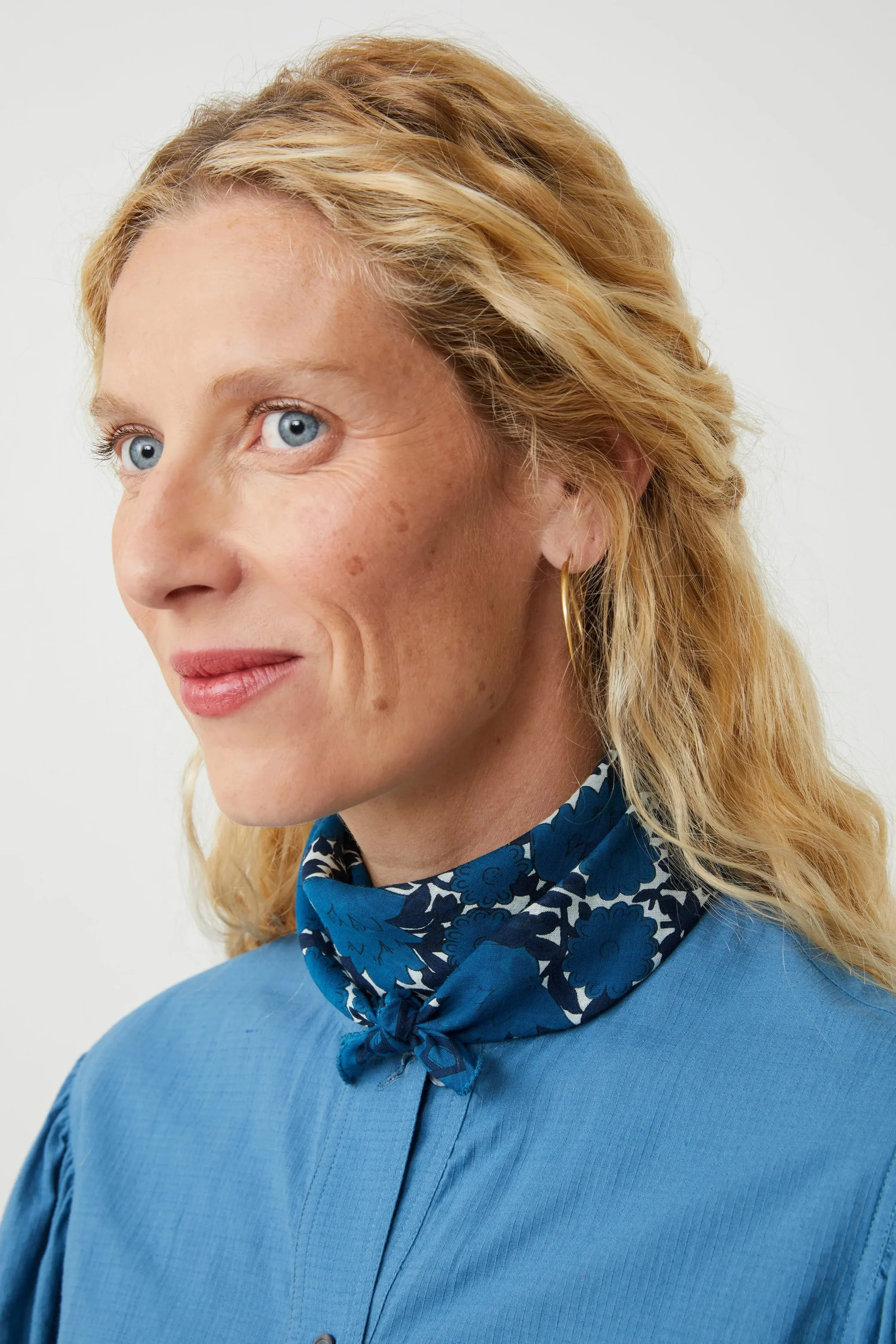 Moismont-ajmer-scarf-791-indigo-manon-bis.jpg
