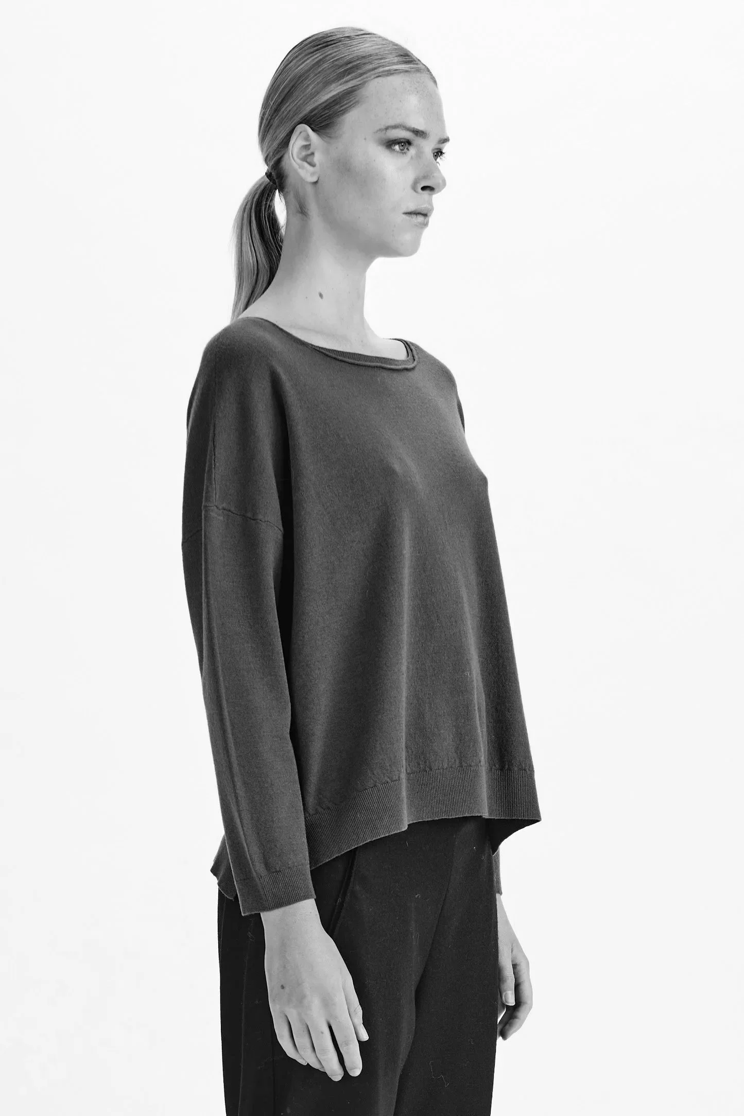 Transit-Knit-Pullover-Anthracite-2-CFDTRB11462-19_01_manon-bis.jpg