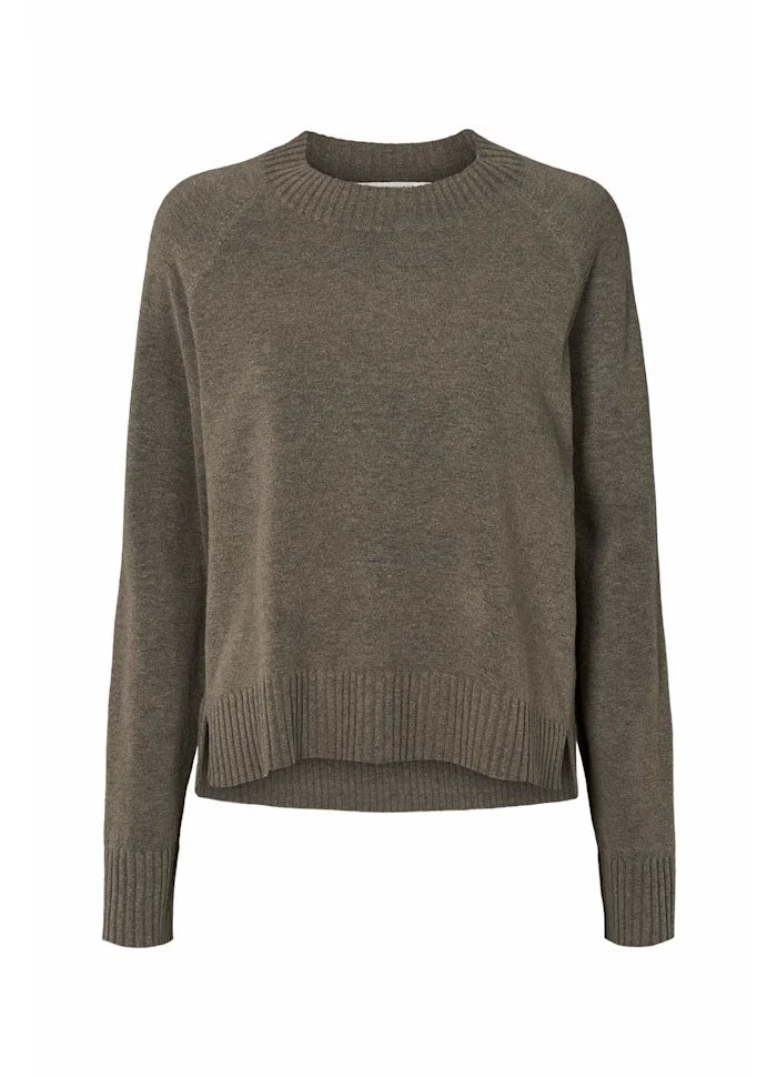rabens-saloner-knit-lounge-boxy-RUCA-SWEATER-MOLE-melange-manon-bis.jpg
